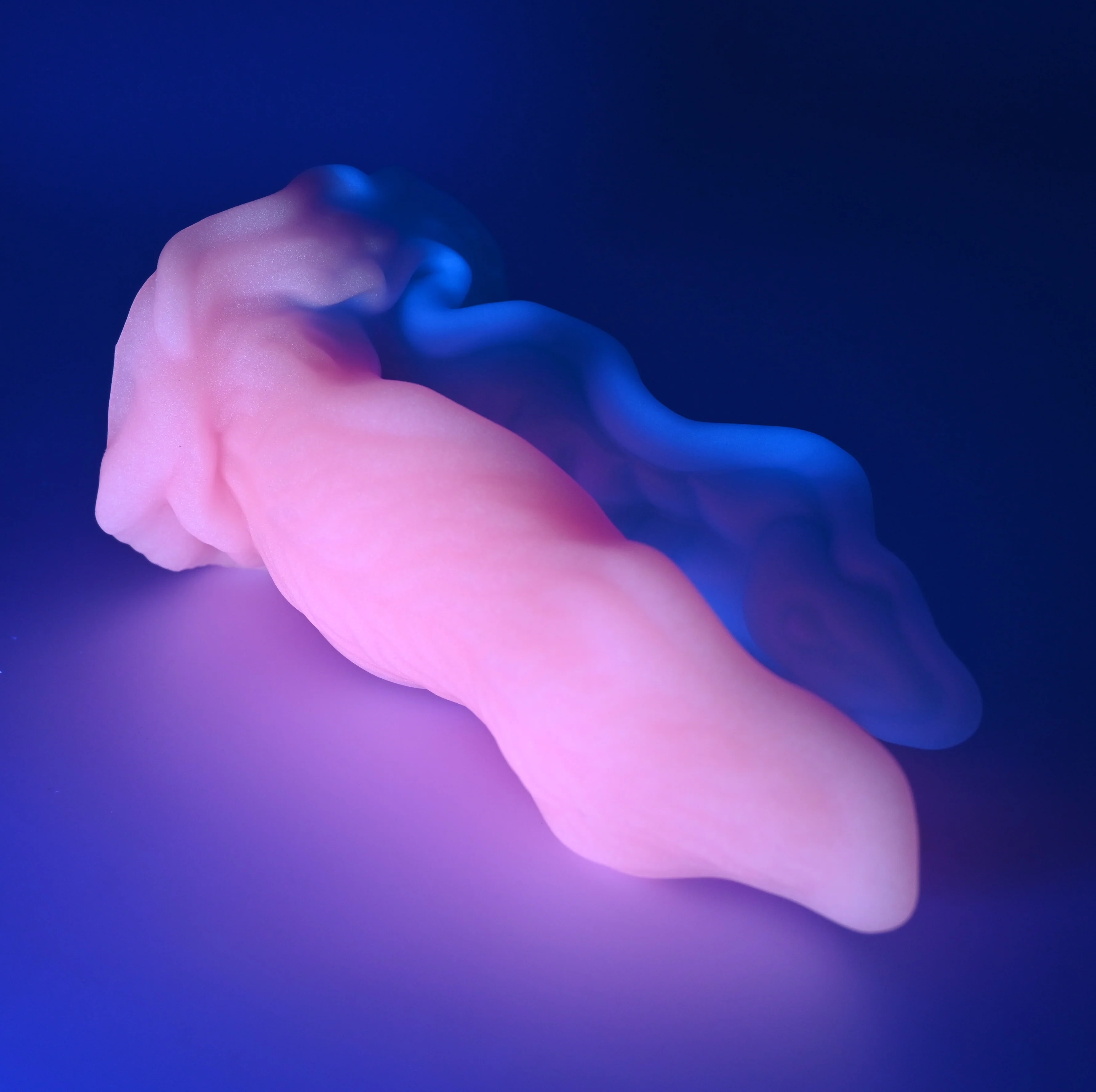 A4MGU66 Alara Large 0050 UV GITD - Image 3