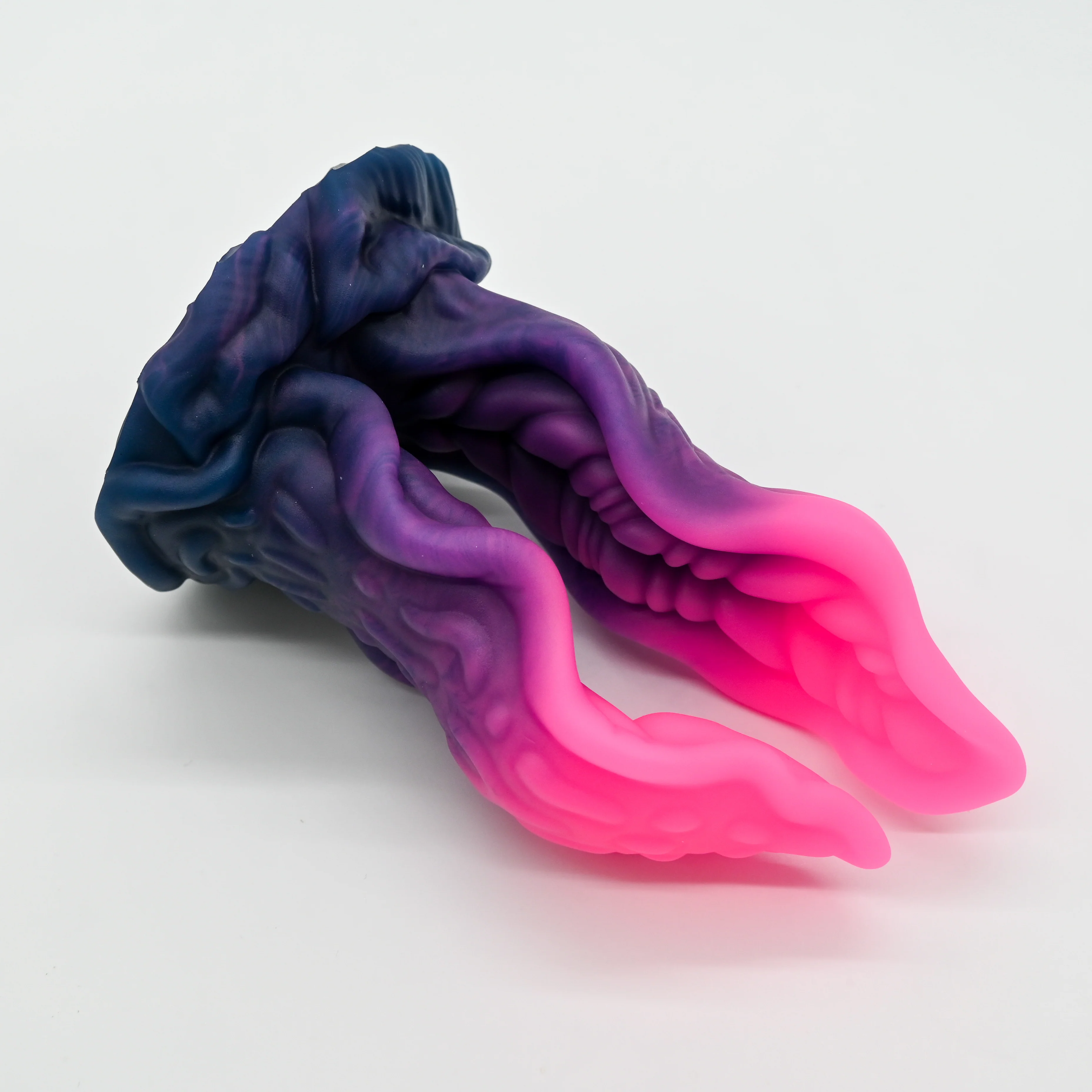 A4MJK99 Alara Large 0050 UV GITD