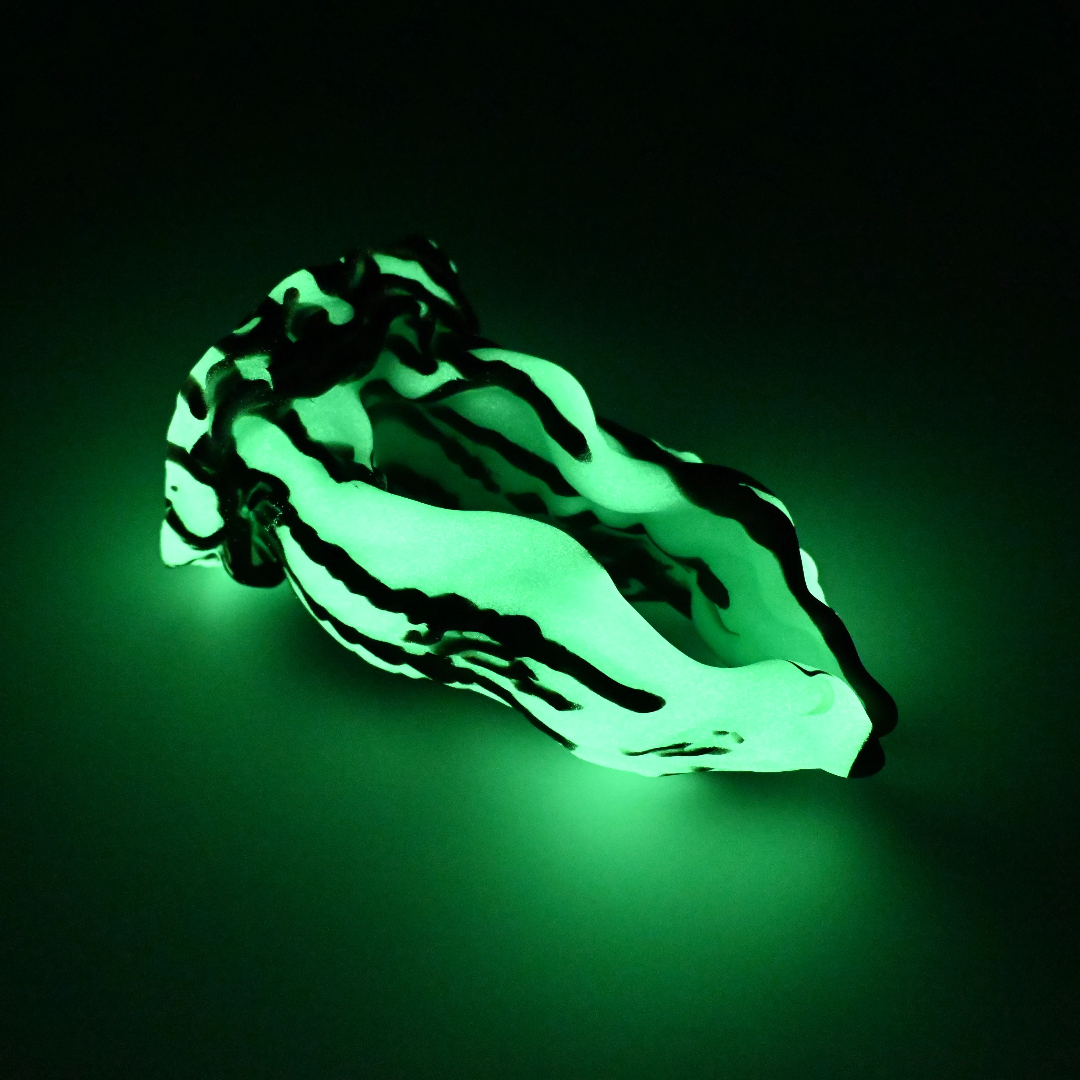 A3XJR37 Alara Medium 0020 UV GITD - Image 4