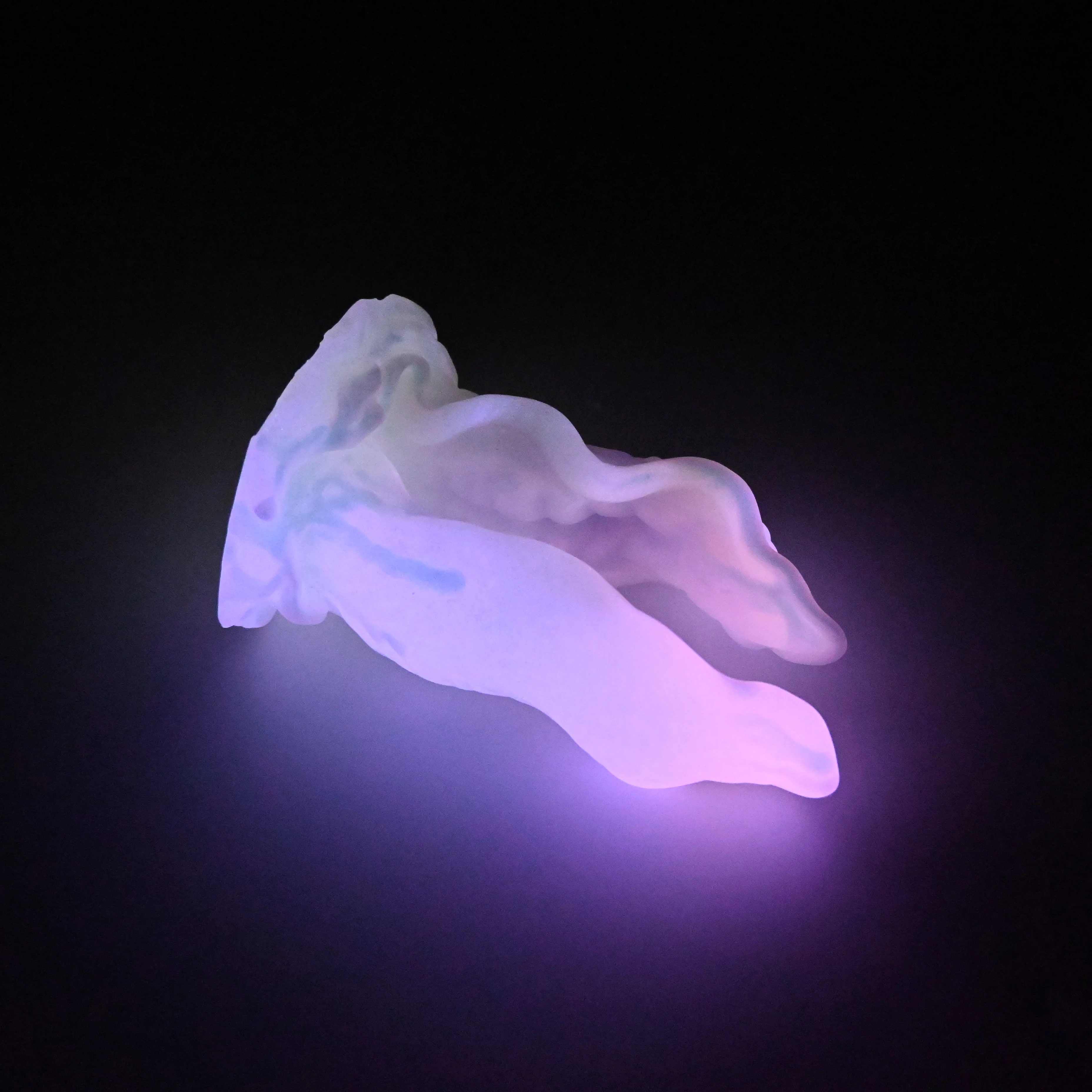 A2MJK91 Alara Small 0050 UV GITD CS - Image 4