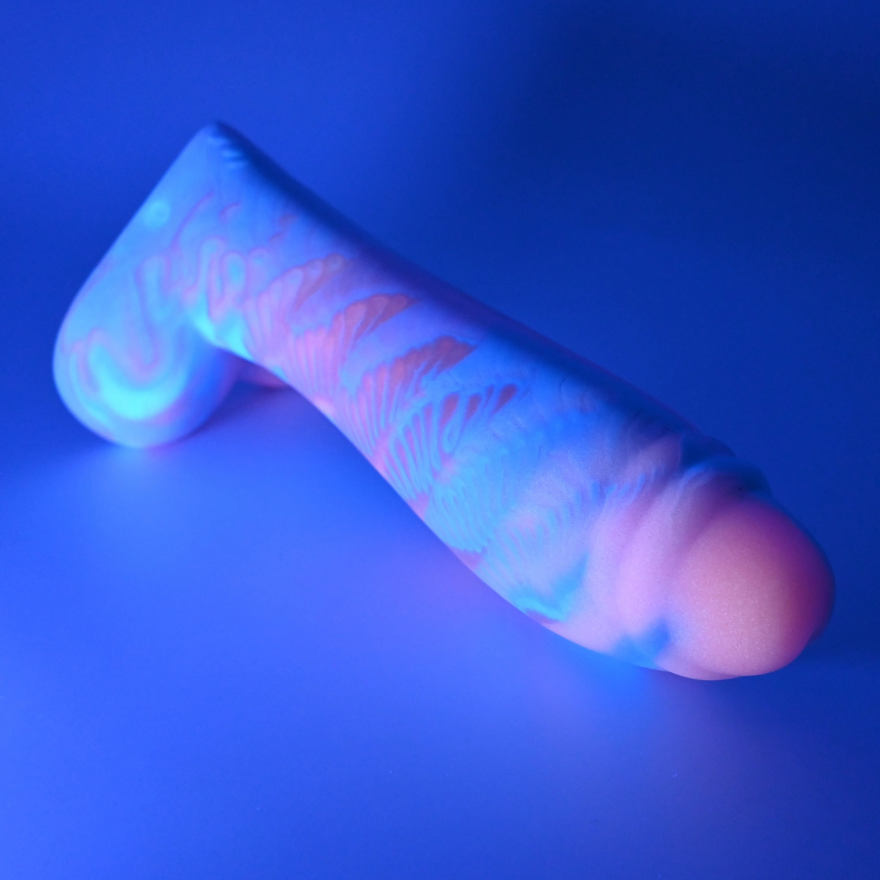 Q4MGN43 Aquus Large 0050 UV GITD - Image 3