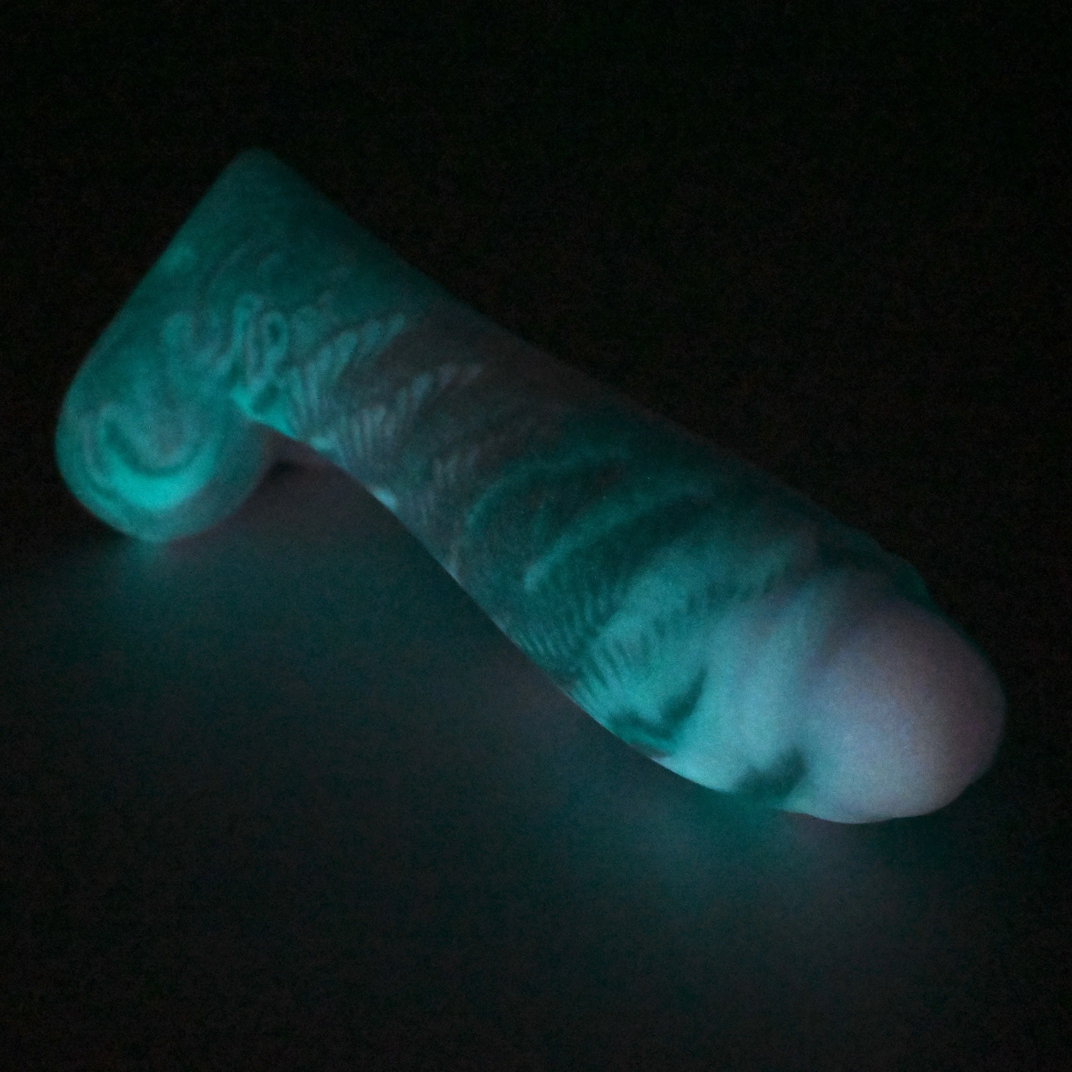 Q4MGN43 Aquus Large 0050 UV GITD - Image 4