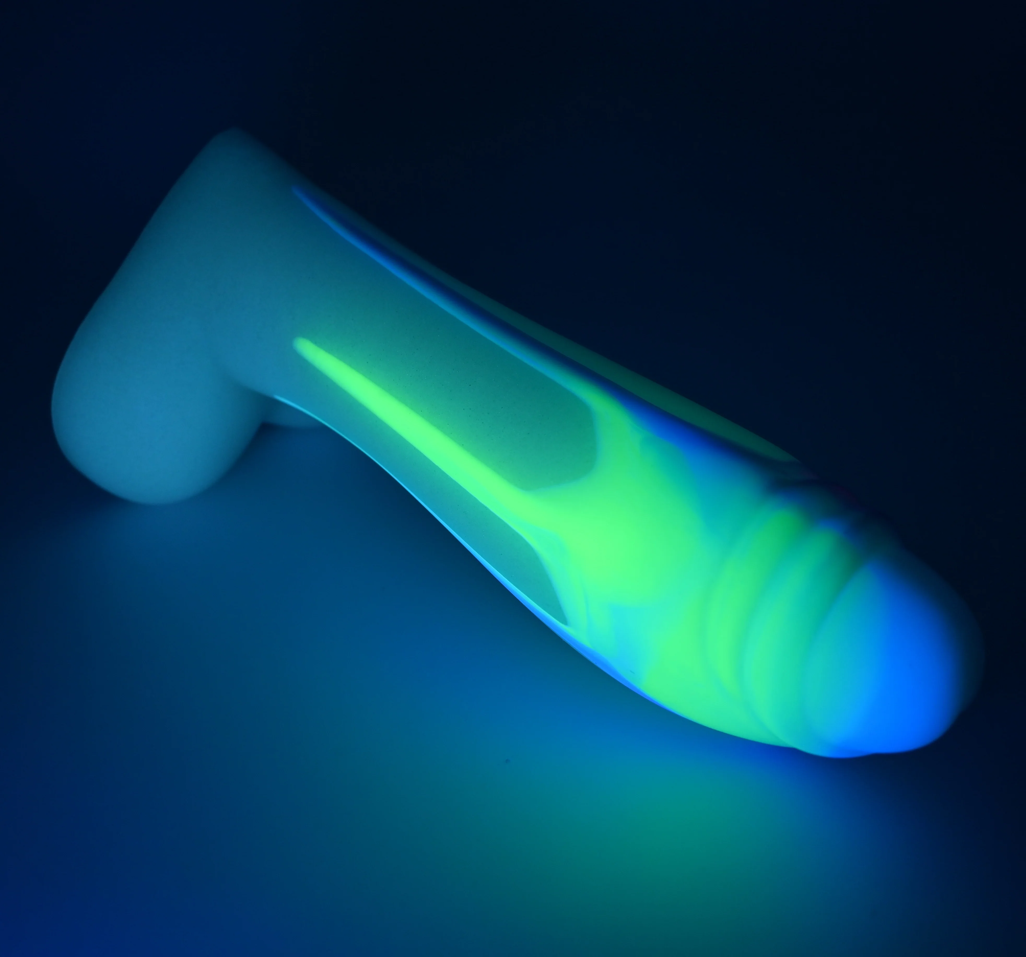 Q4MGJ18 Aquus Large 0050 UV GITD - Image 3