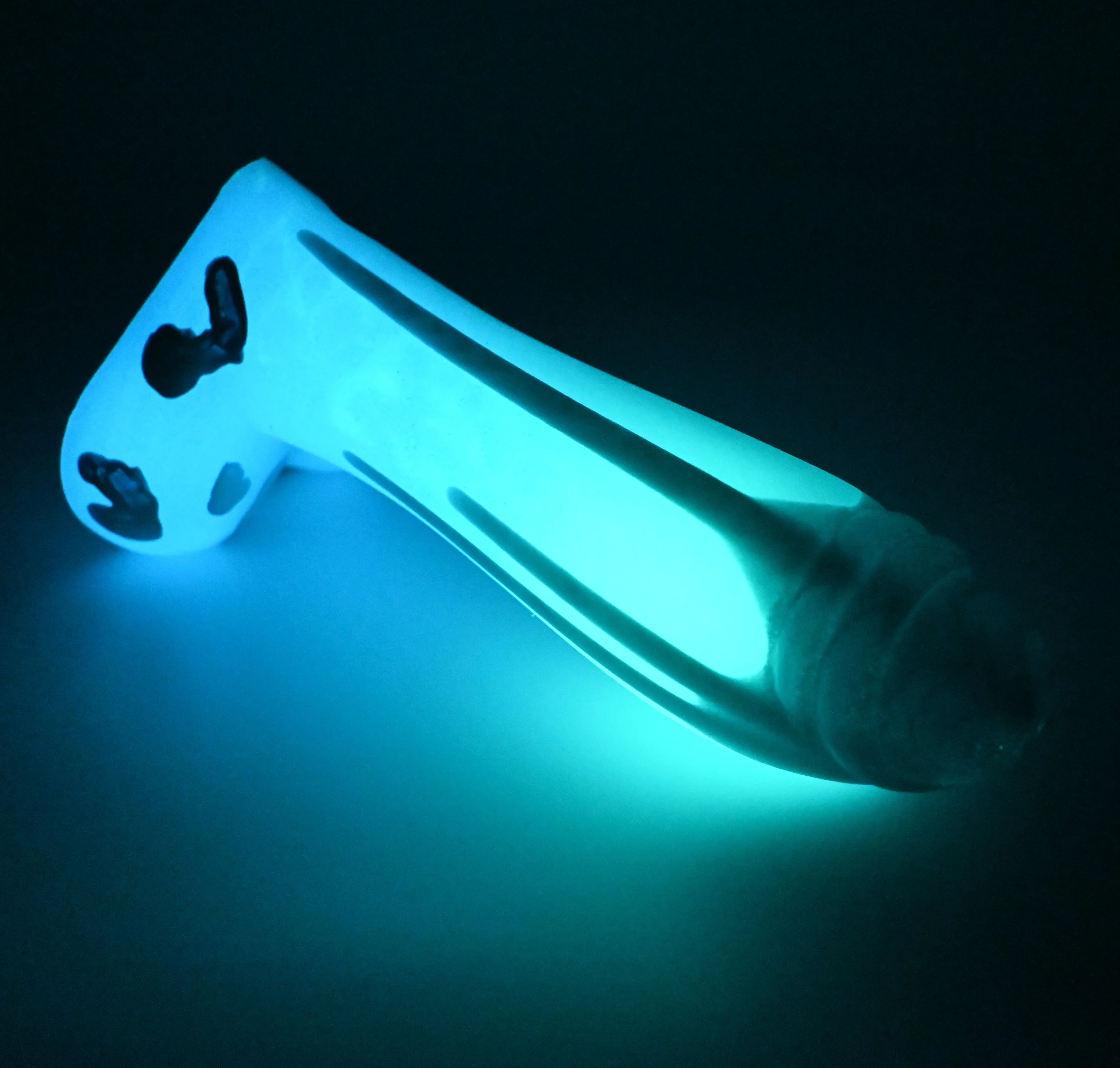 Q3SGS20 Aquus Medium 0030 UV GITD - Image 4