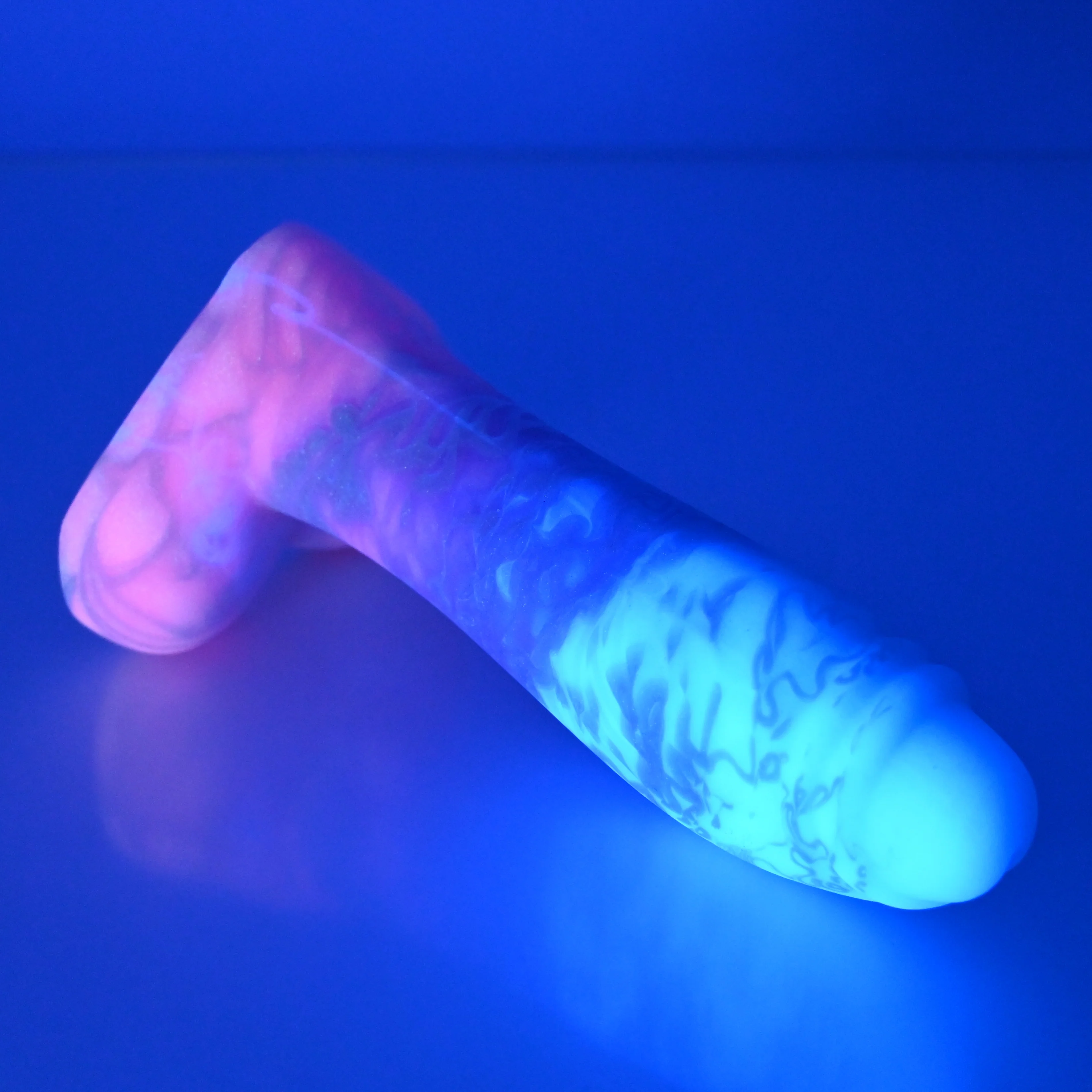 Q2MDW99 Aquus Small 0050 UV GITD - Image 3
