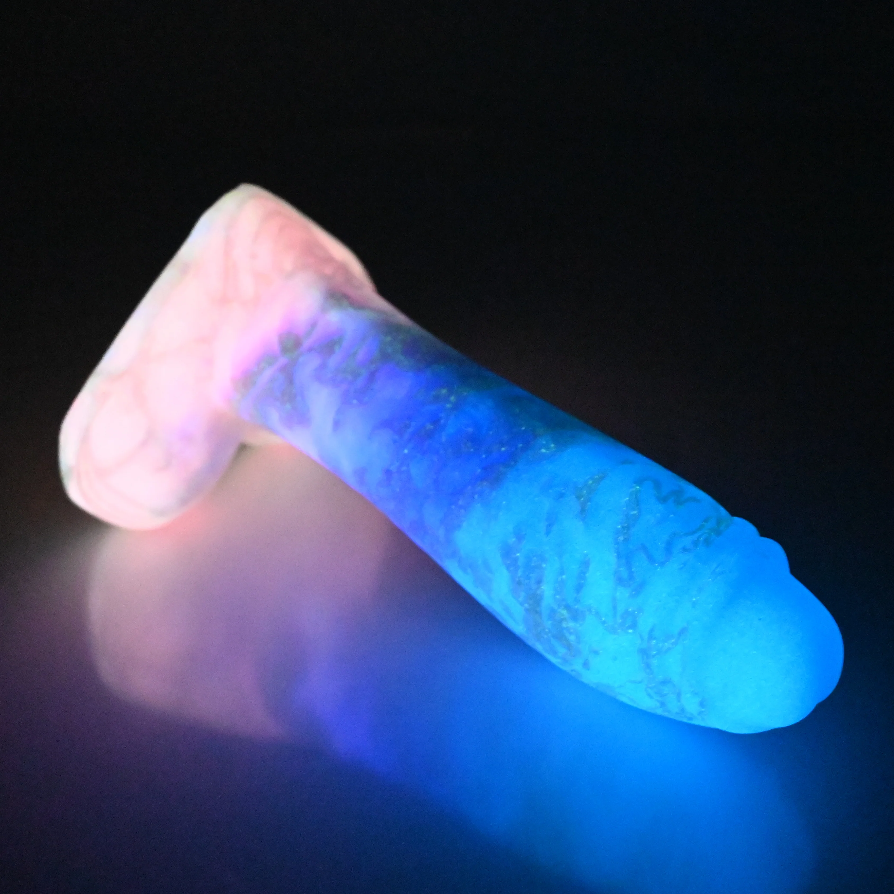 Q2MDW99 Aquus Small 0050 UV GITD - Image 4