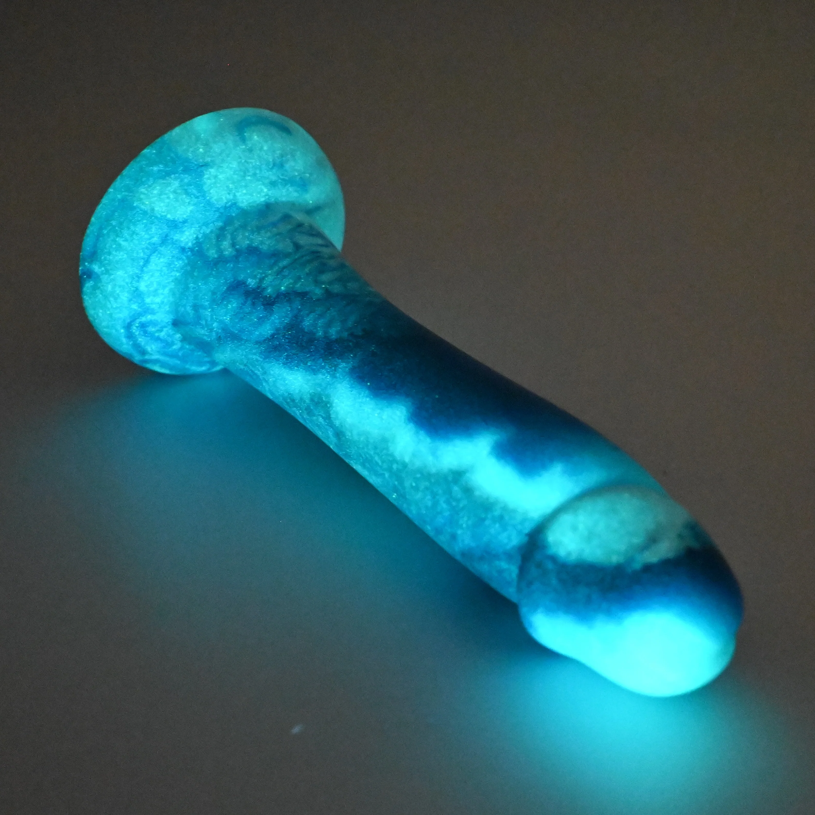 Z2MGJ89 Caelus Small 0050 UV GITD - Image 4