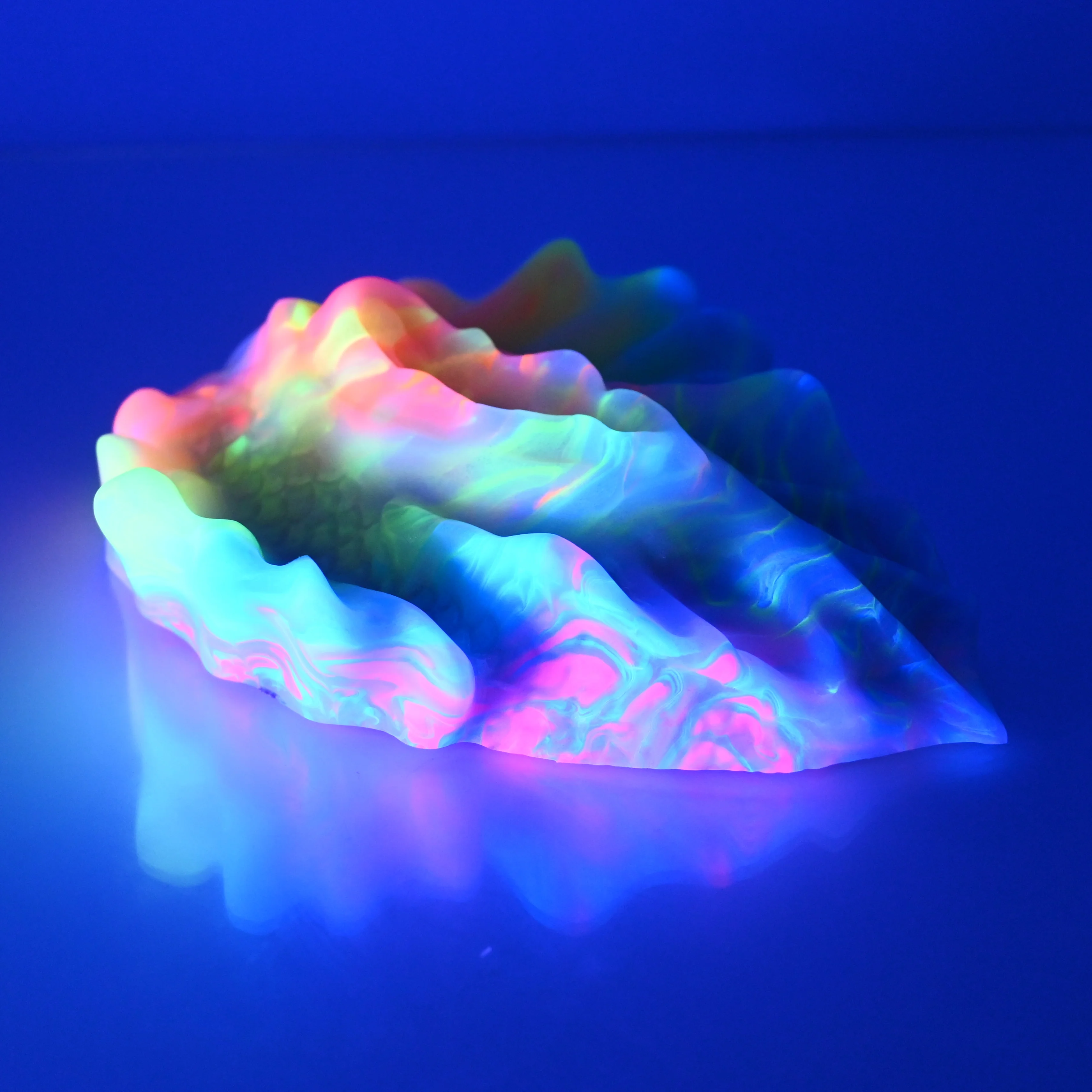C4MCY83 Calypso Large 0050 UV GITD - Image 3