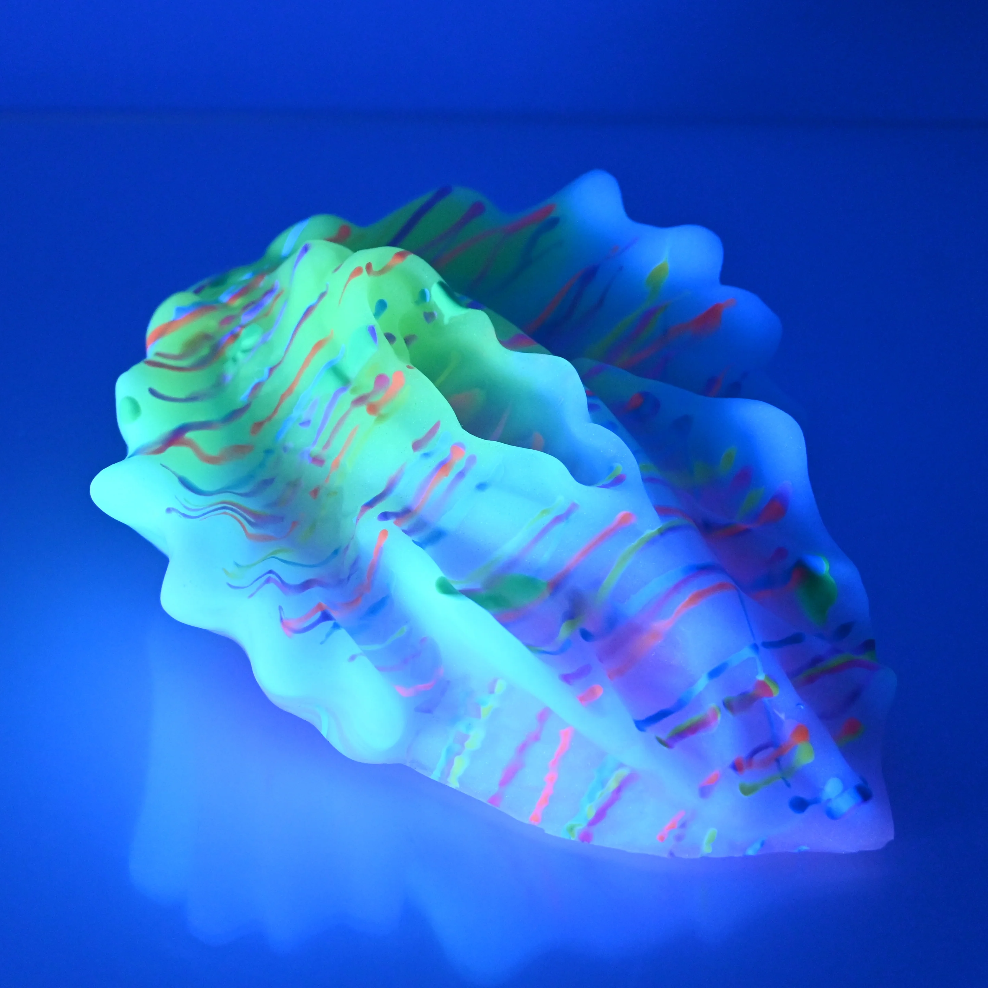 C4MDW43 Calypso Large 0050 UV GITD - Image 3
