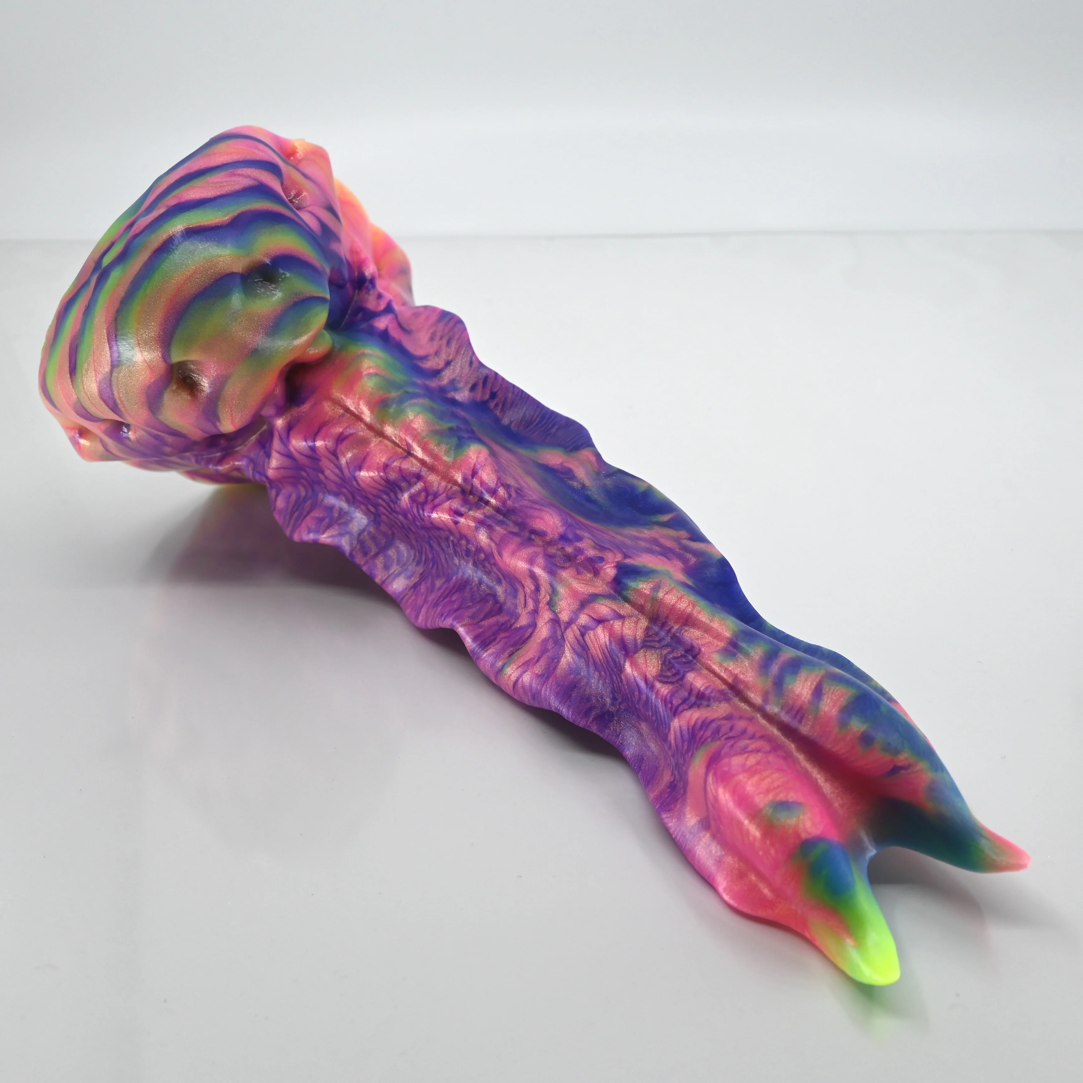 V3MBK72 Snark's Maw Medium 0050 UV GITD