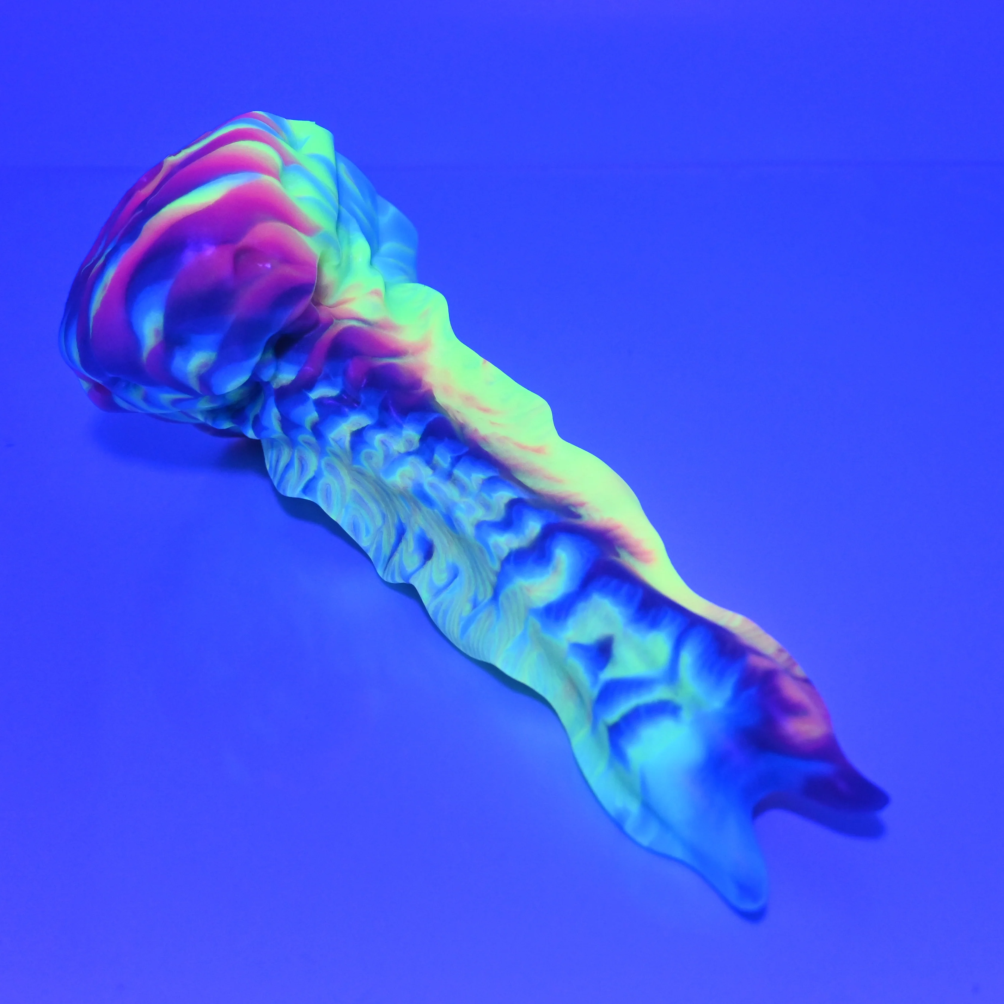 V2MBK60 Snark's Maw Small 0050 UV GITD - Image 3