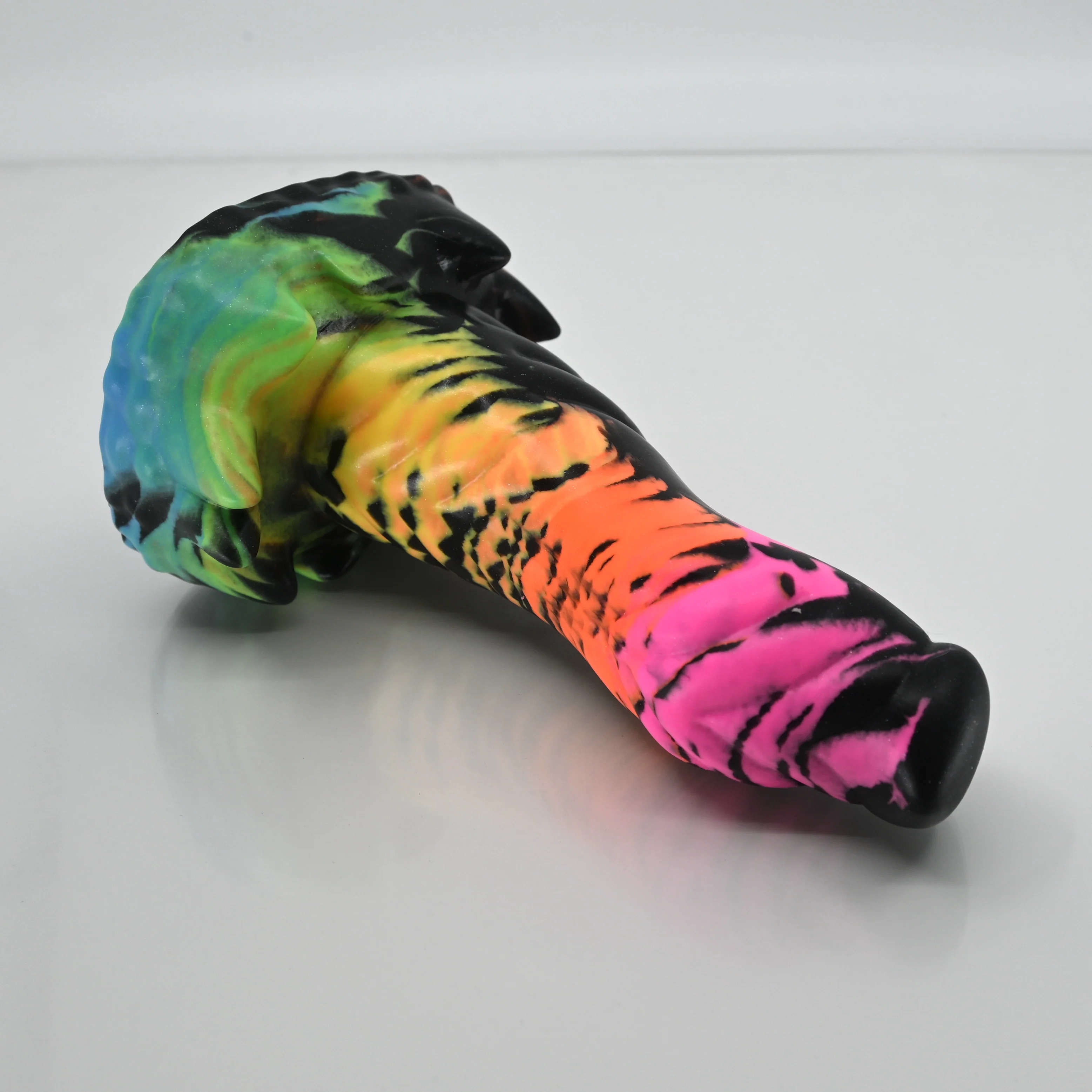 S2SBZ37 Snark Small 0030 UV GITD