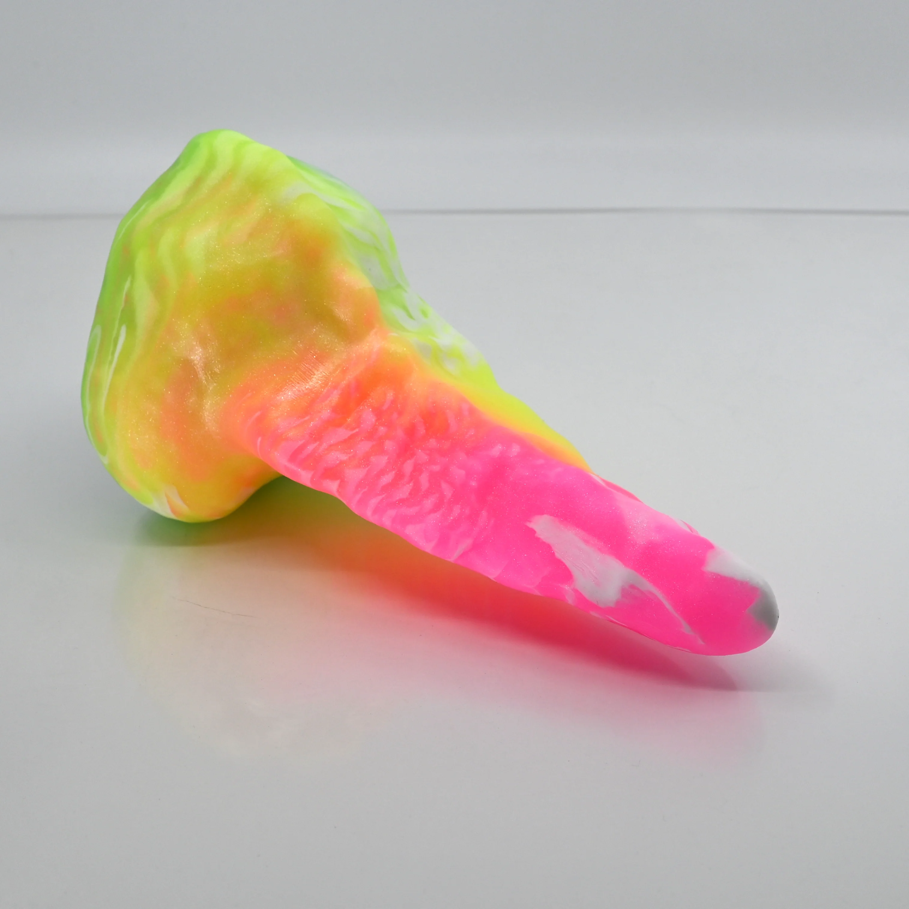 D2MCG15 Dragon Tail Small 0050 UV GITD - Image 2