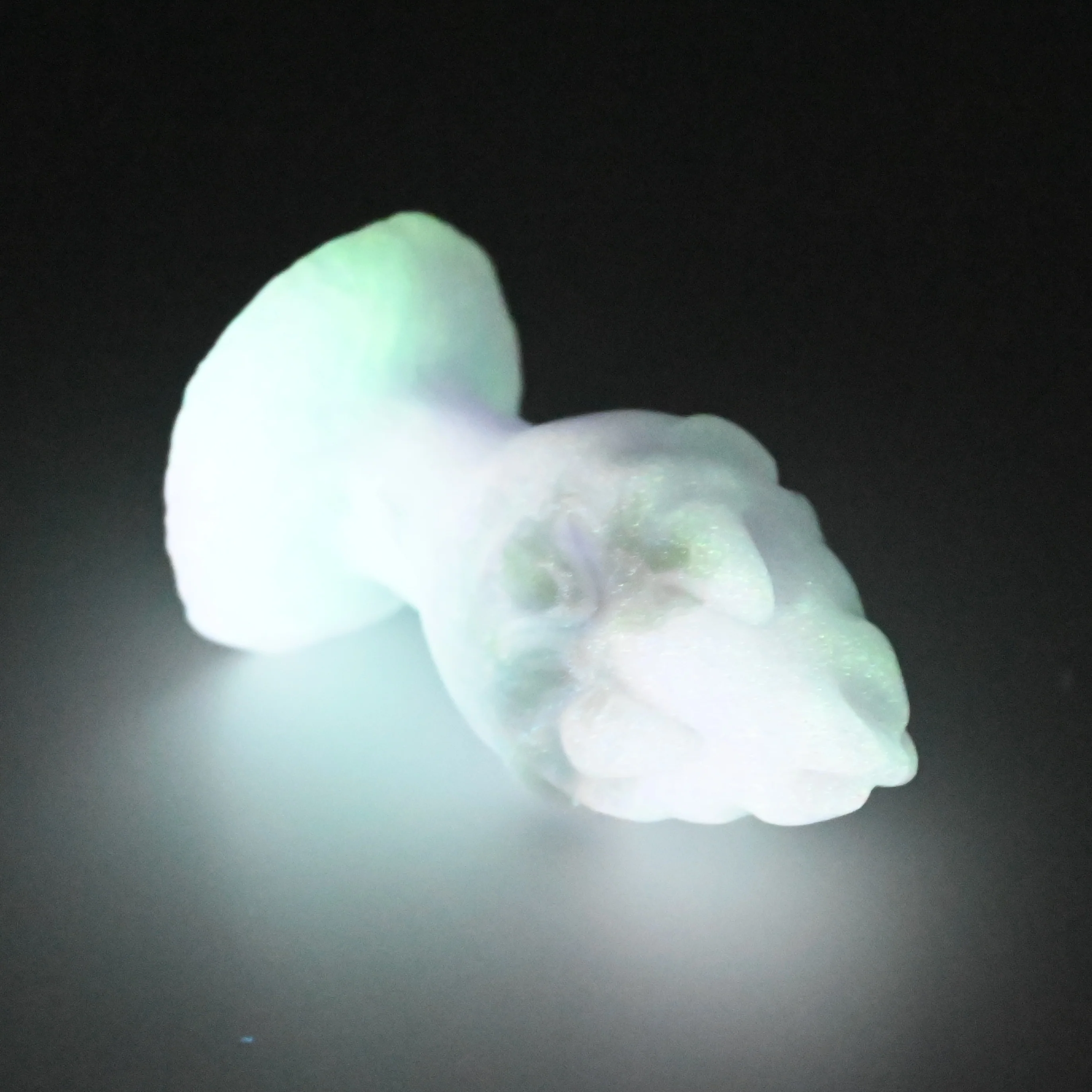 F1MGK64 Dragonfruit Plug Mini 0050 UV GITD - Image 4