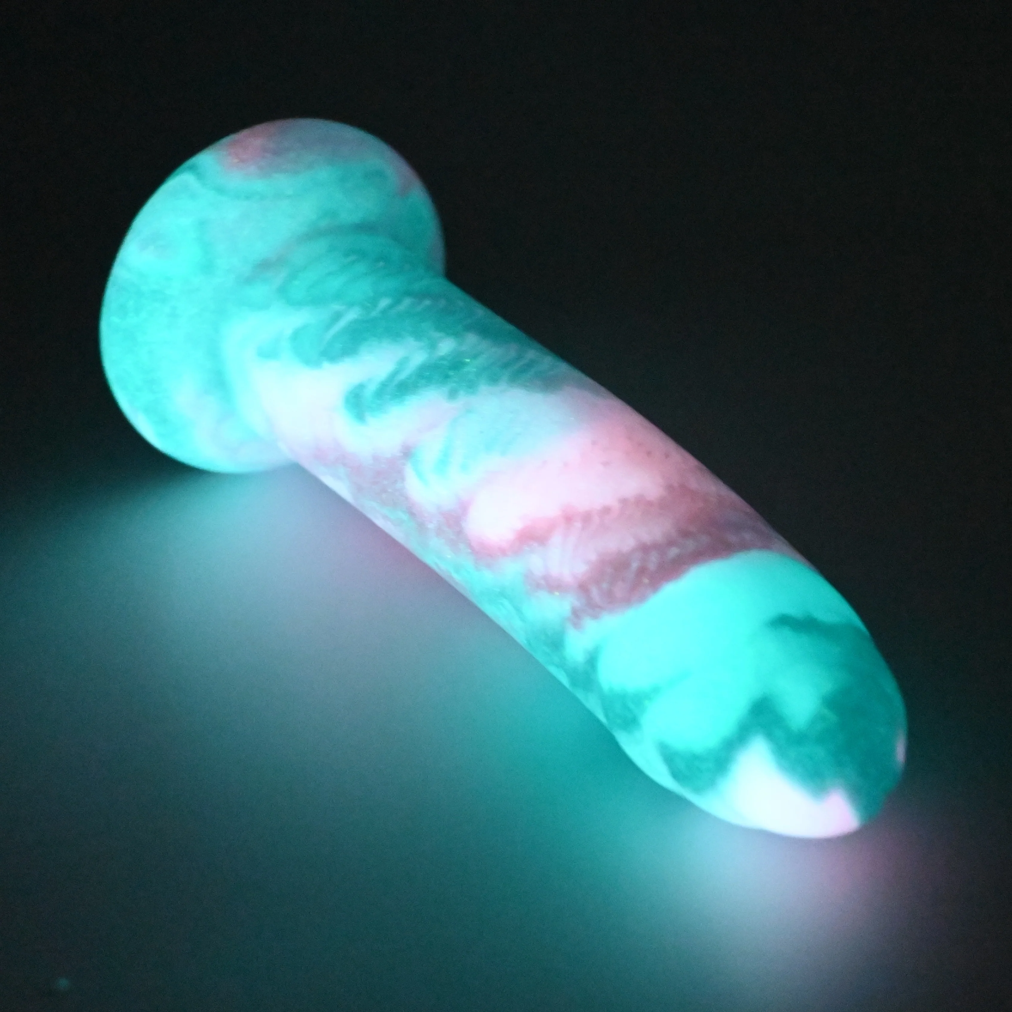 M3MGN06 Ferrus Medium 0050 UV GITD - Image 4