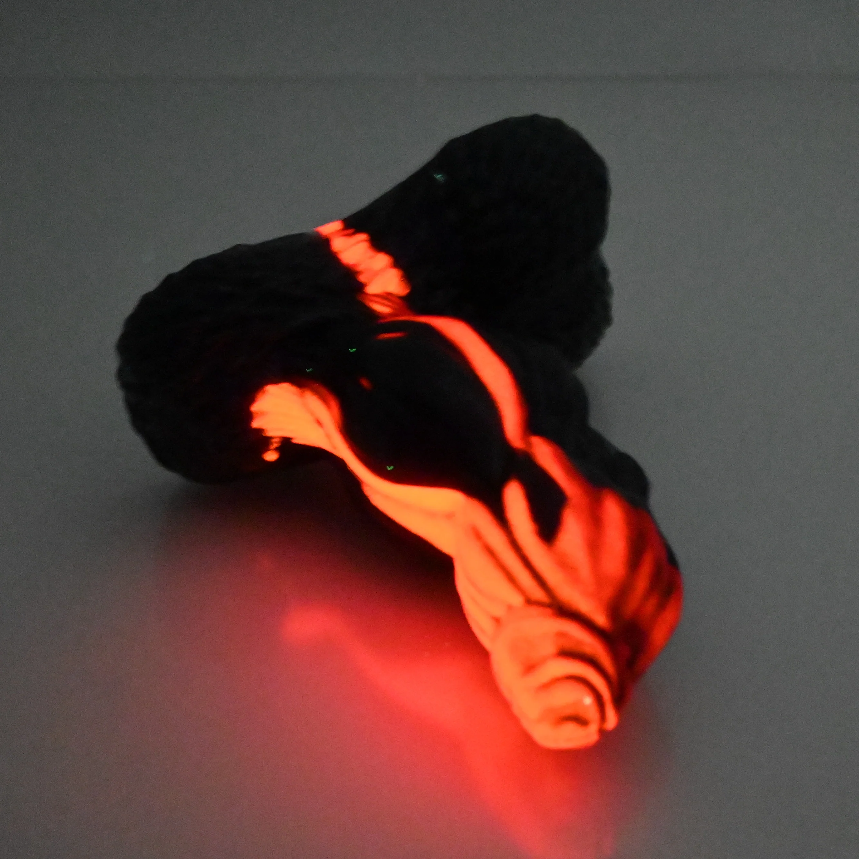 Y2MEZ70 Kong Small 0050 UV GITD - Image 4