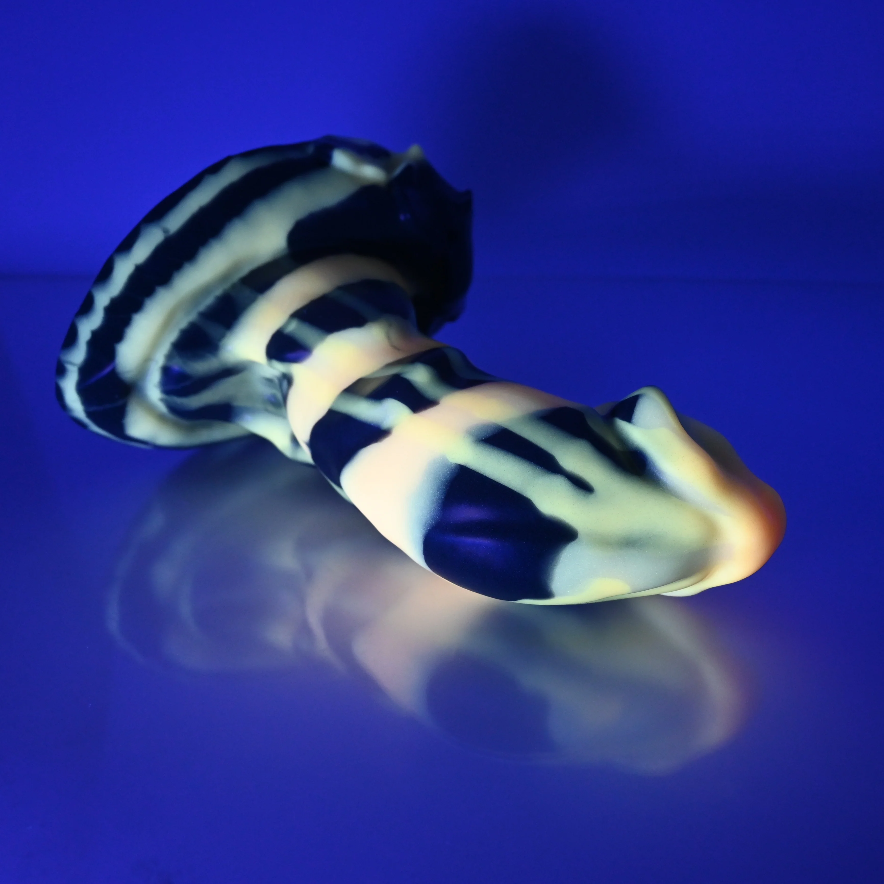 R4MCN75 Oberon Large 0050 UV GITD - Image 3