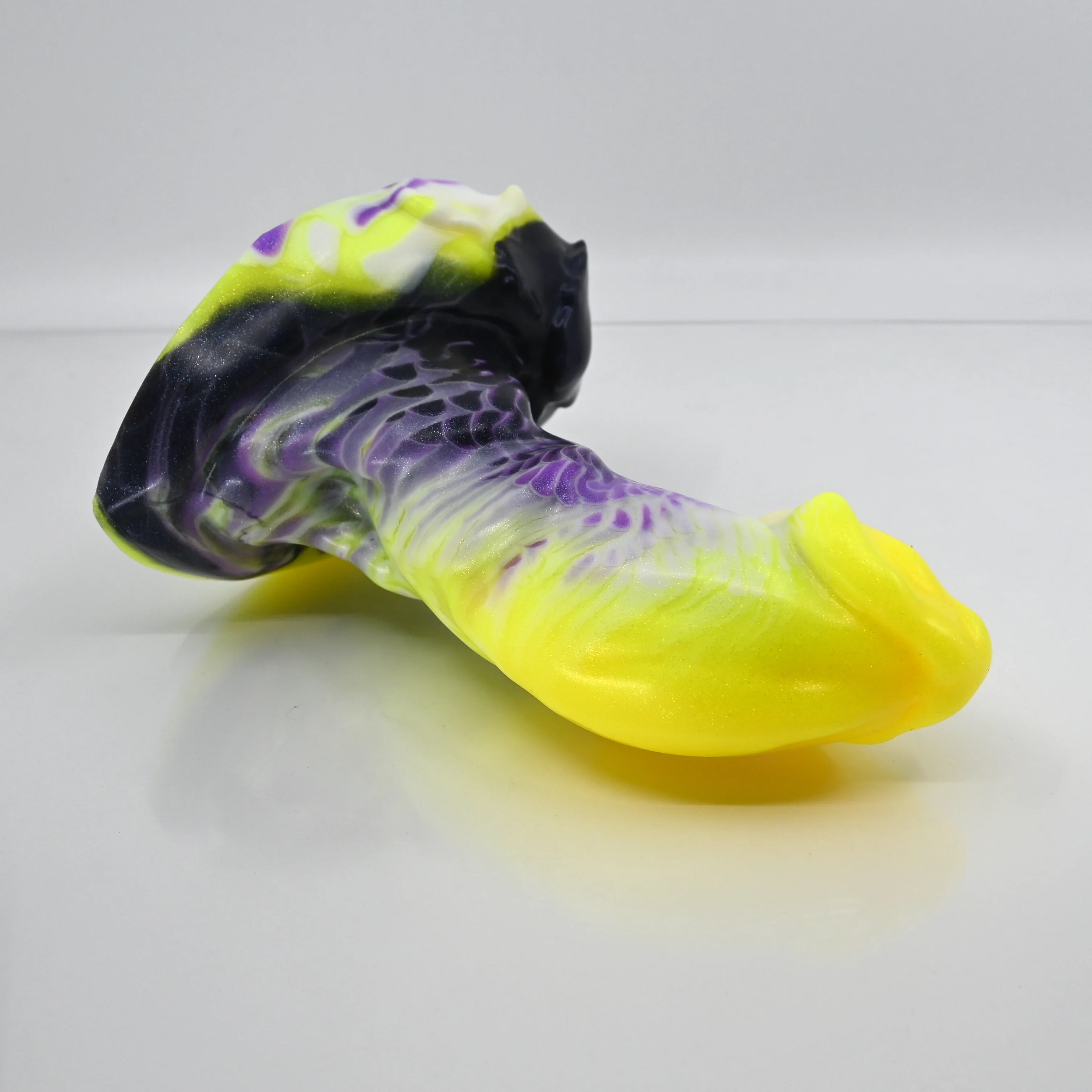 R3MCR57 Oberon Medium 0050 UV GITD - Image 2