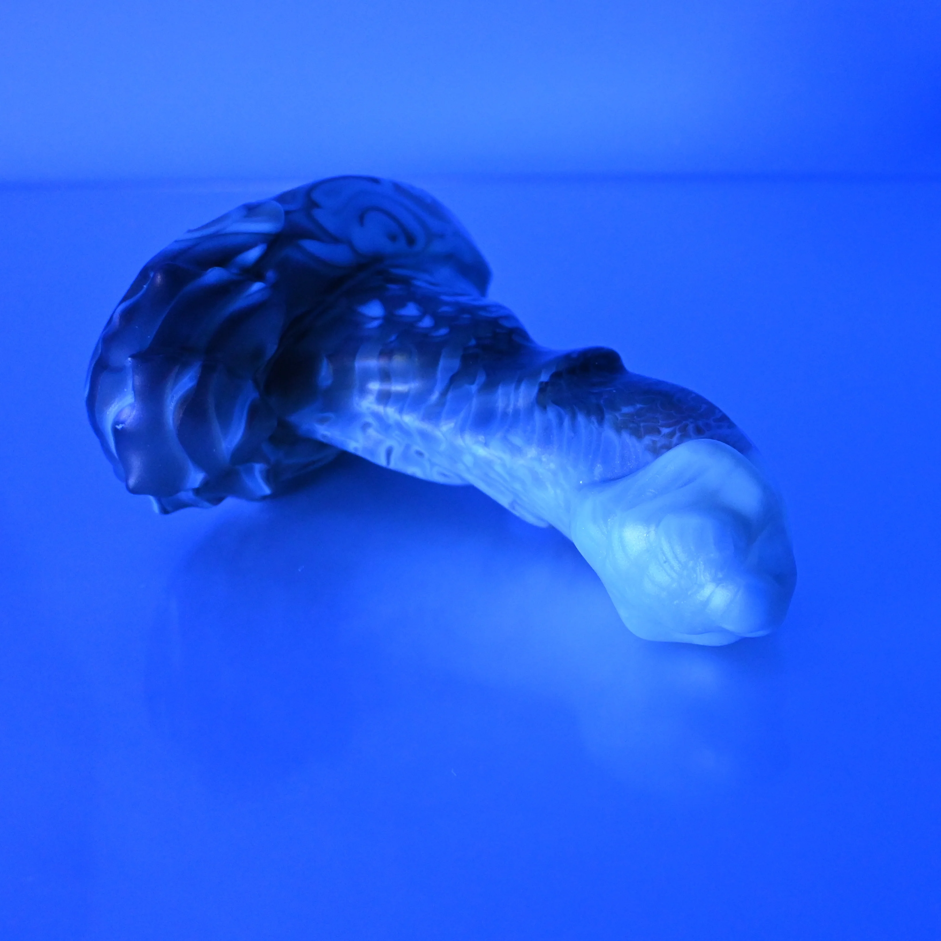 R2MCM42 Oberon Small 0050 UV - Image 4