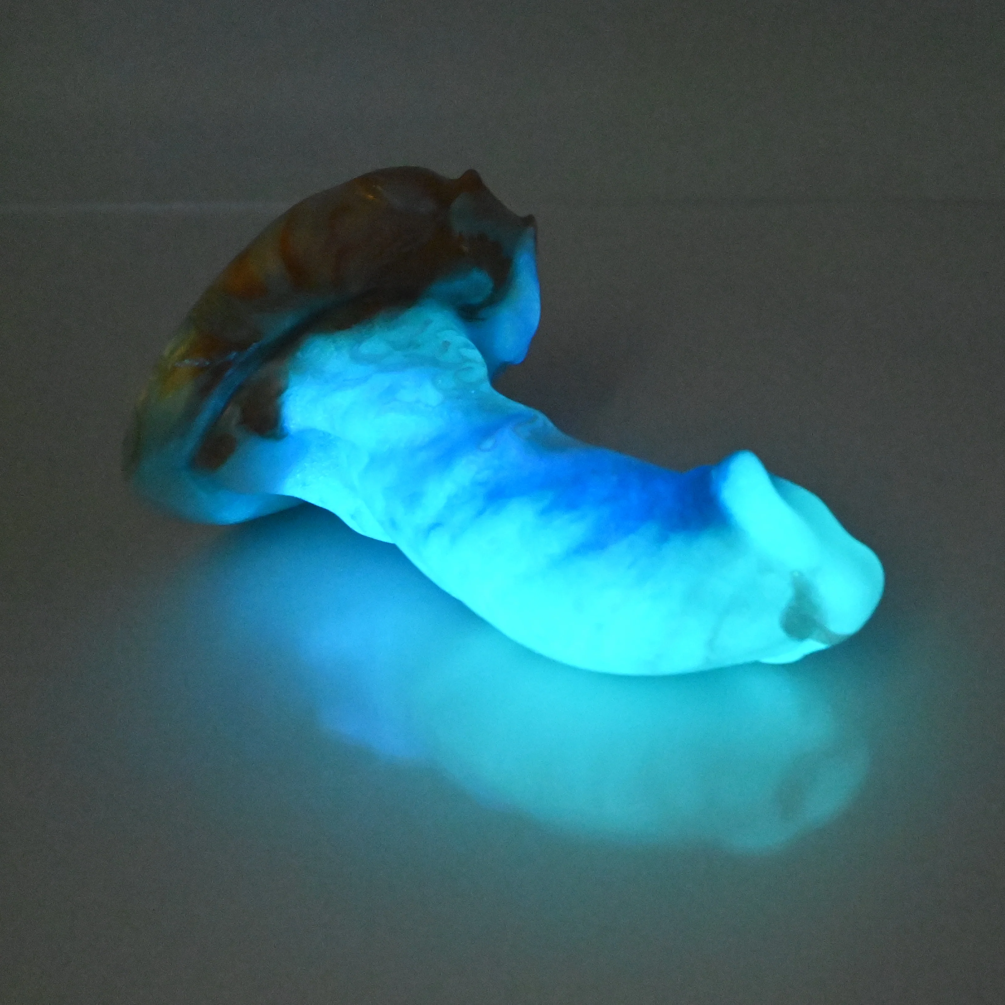 R2MCN96 Oberon Small 0050 UV GITD - Image 4