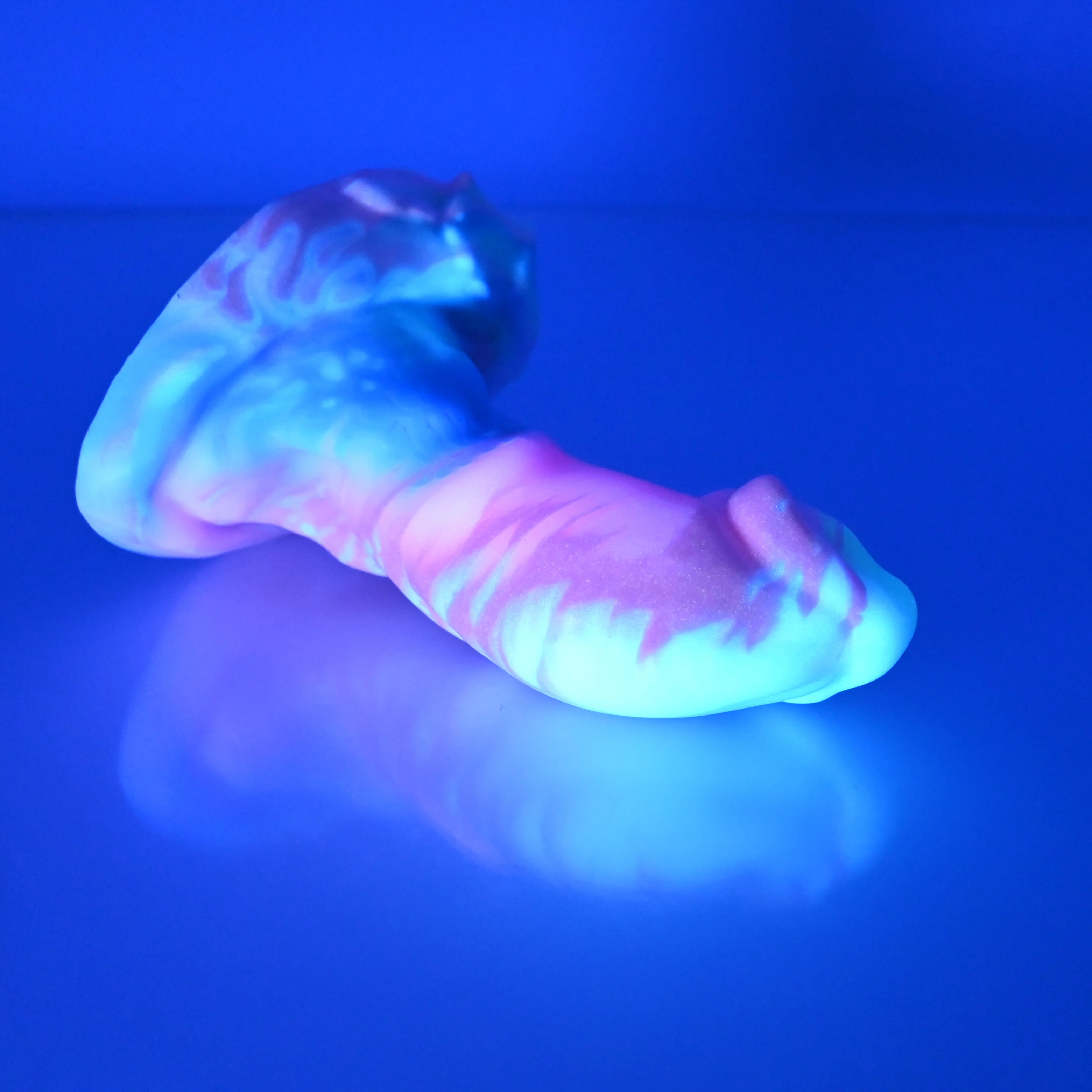 R2MCN89 Oberon Small 0050 UV GITD - Image 3