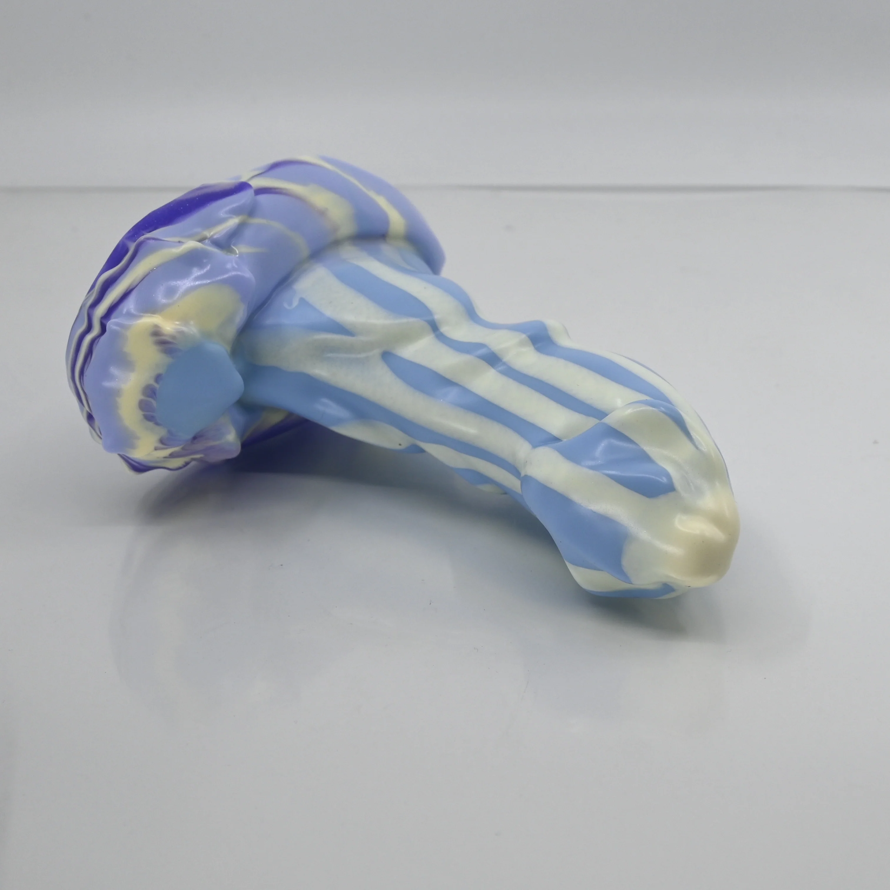 R2SCN87 Oberon Small 0030 UV GITD