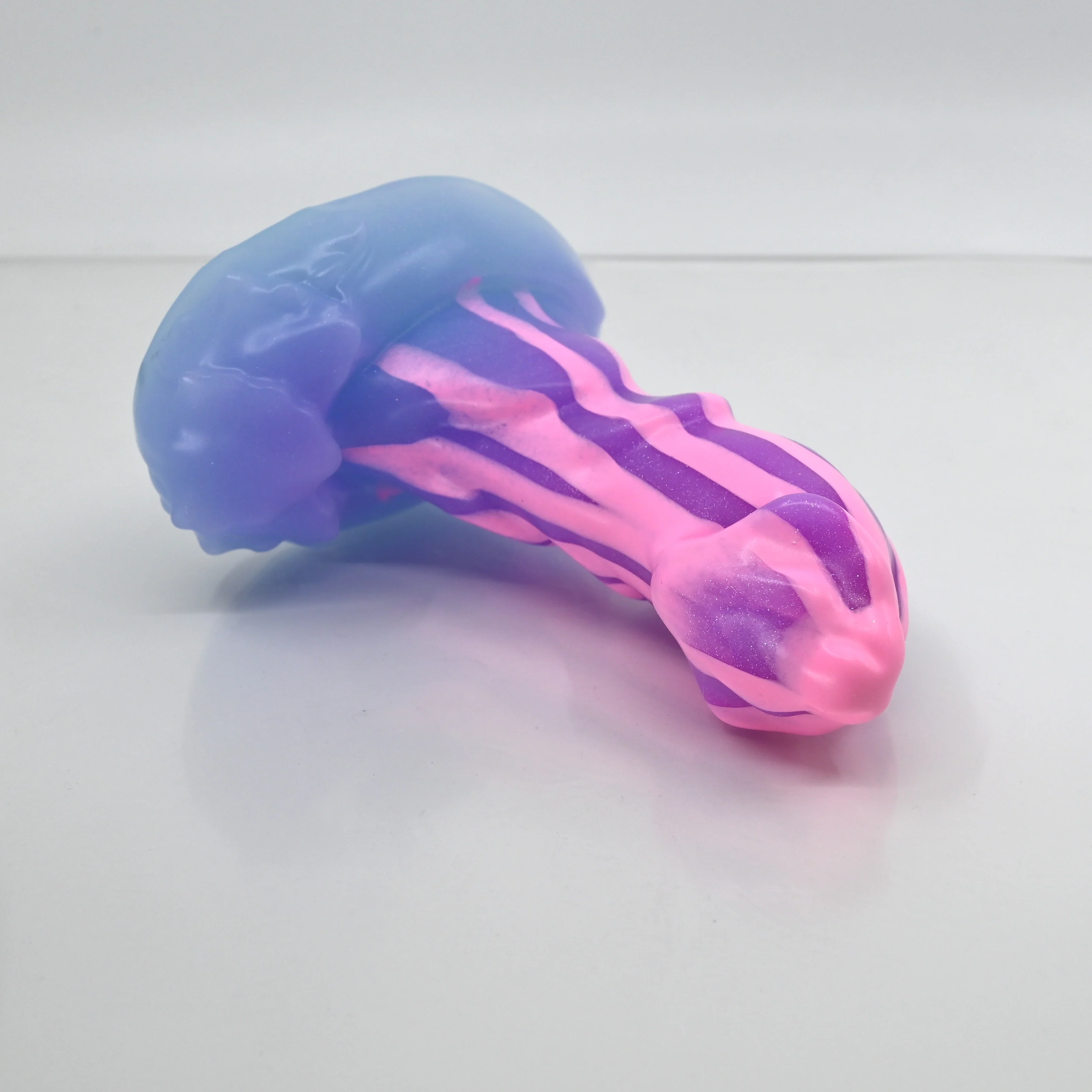 R2SCQ43 Oberon Small 0030 UV GITD