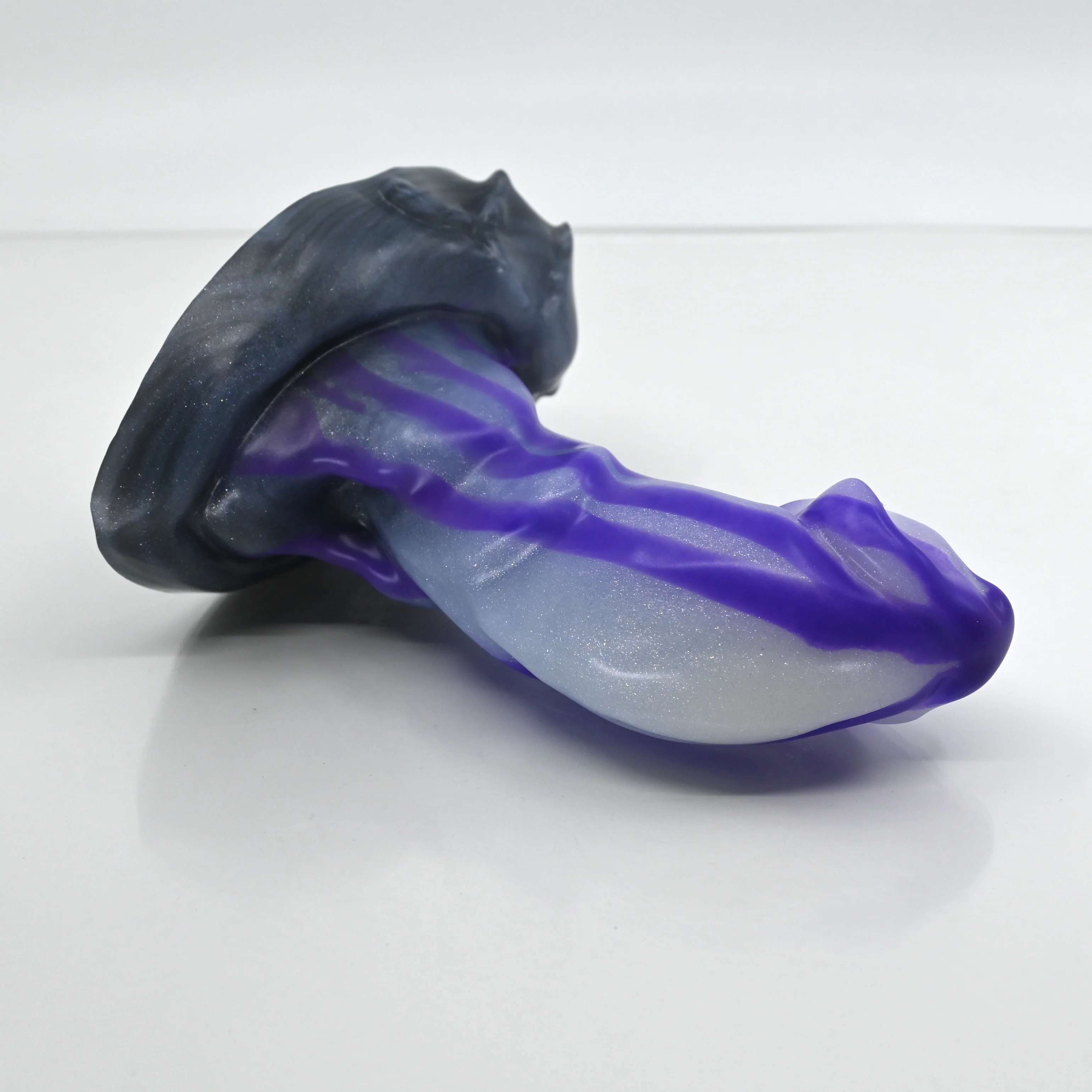 R2SCQ39 Oberon Small 0030 UV GITD - Image 2