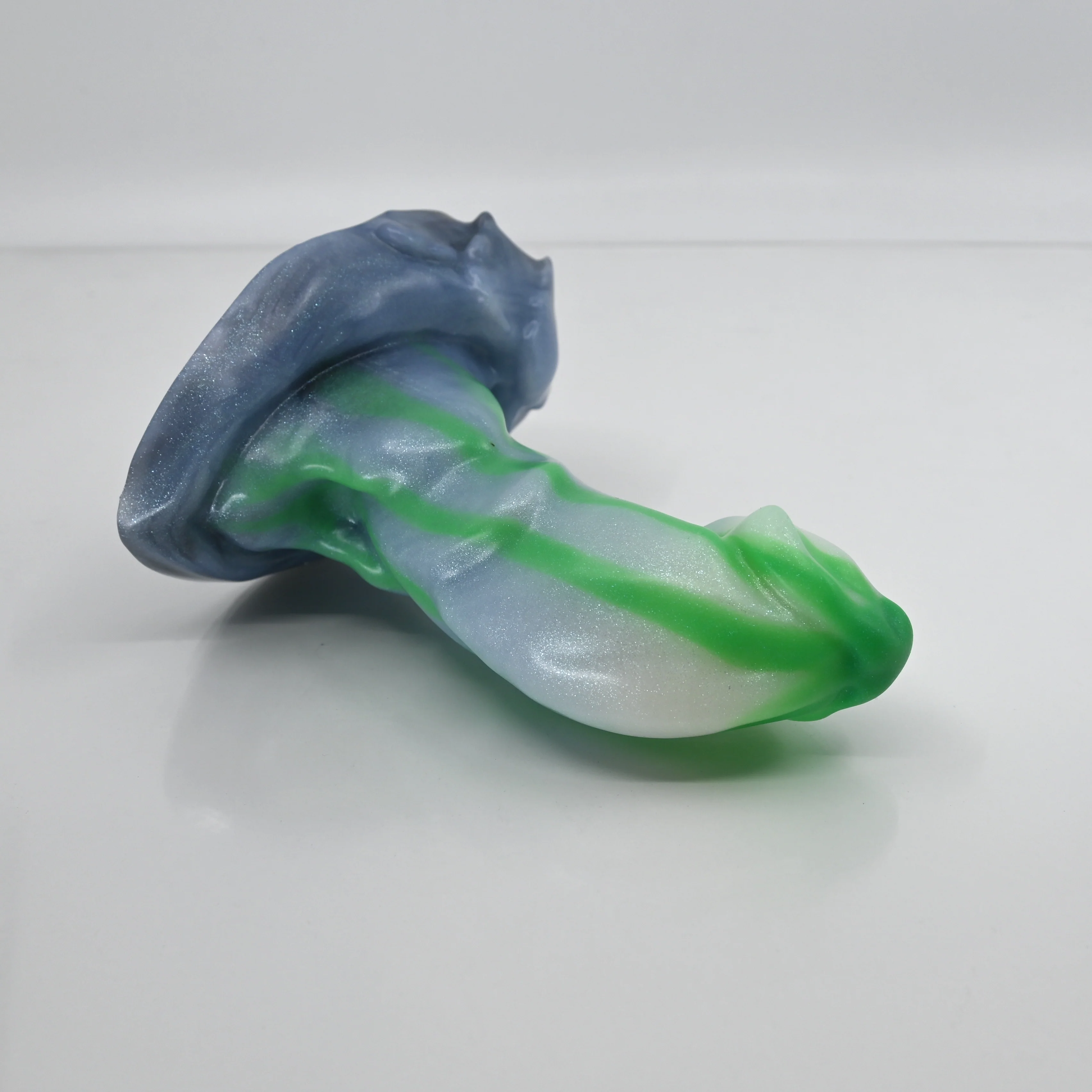 R2MCR61 Oberon Small 0050 UV GITD - Image 2