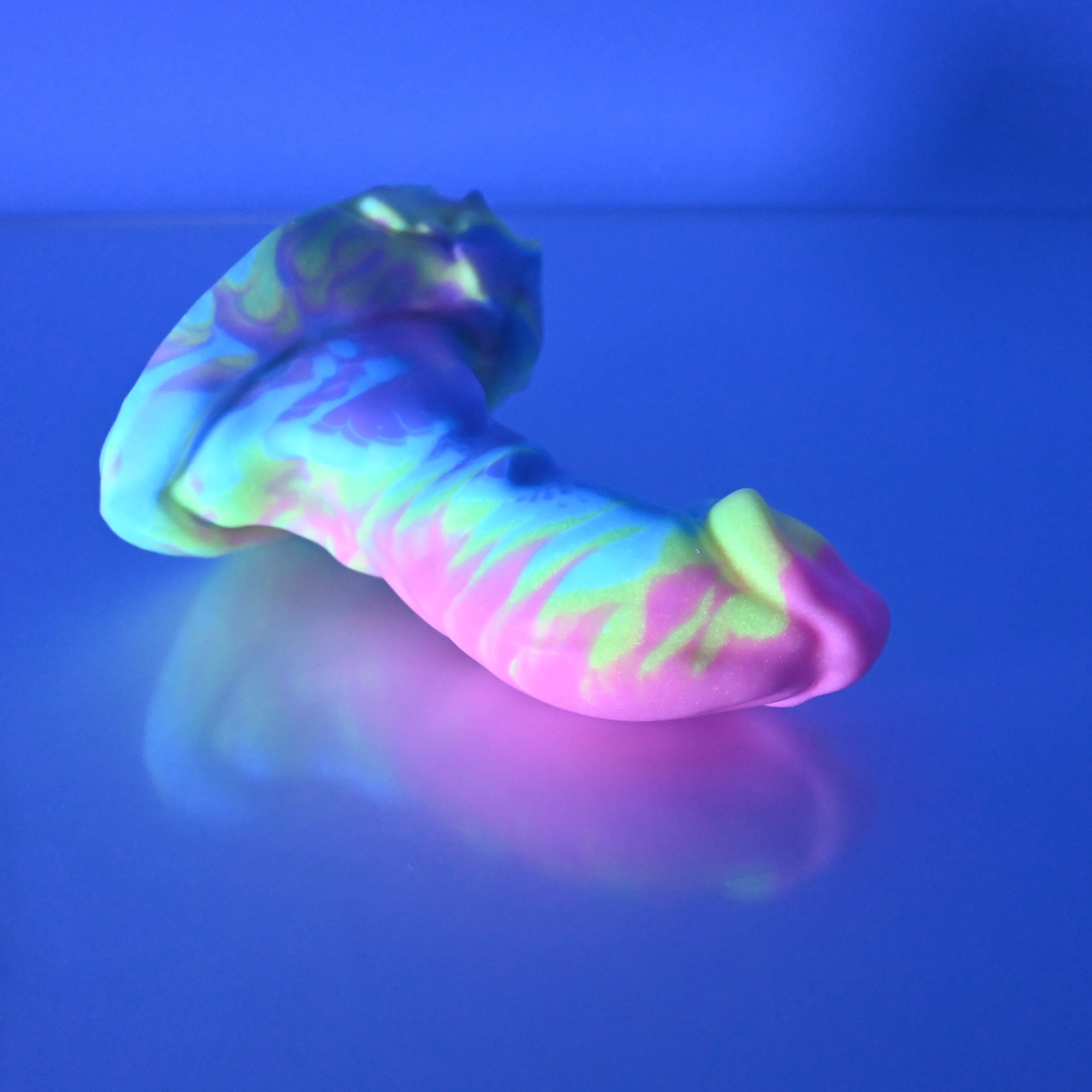 R2MCM44 Oberon Small 0050 UV GITD *FLOP* - Image 3