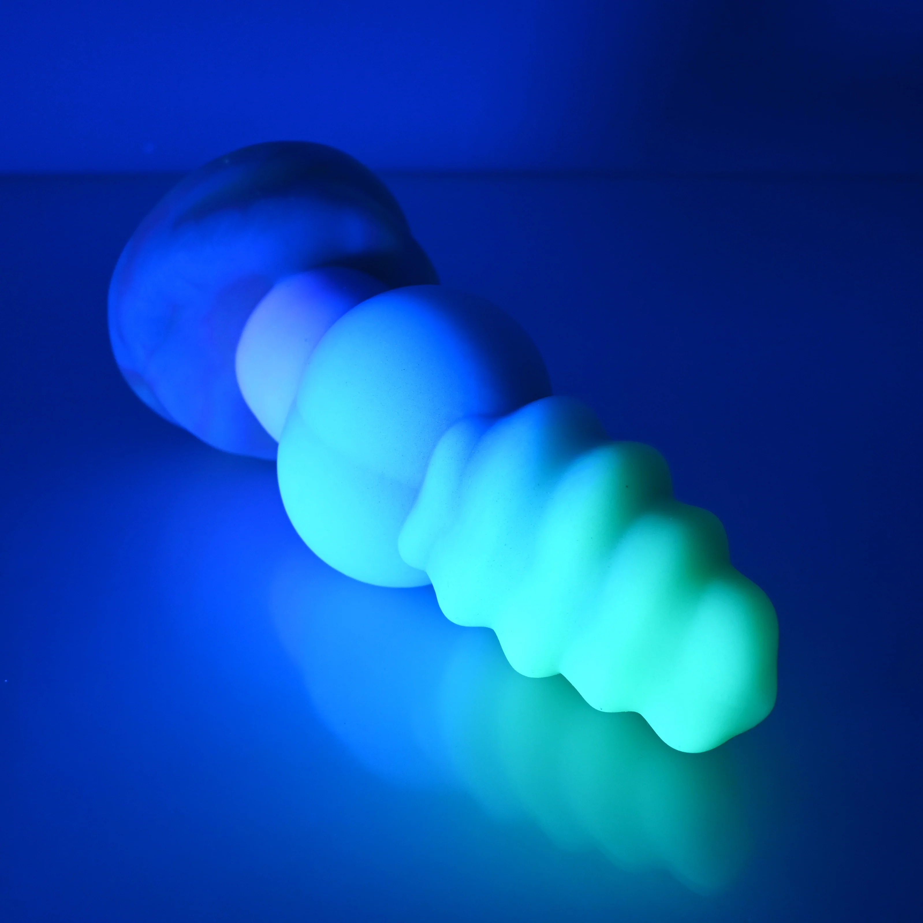 P3SBQ09 Pluto Medium 0030 UV GITD - Image 3
