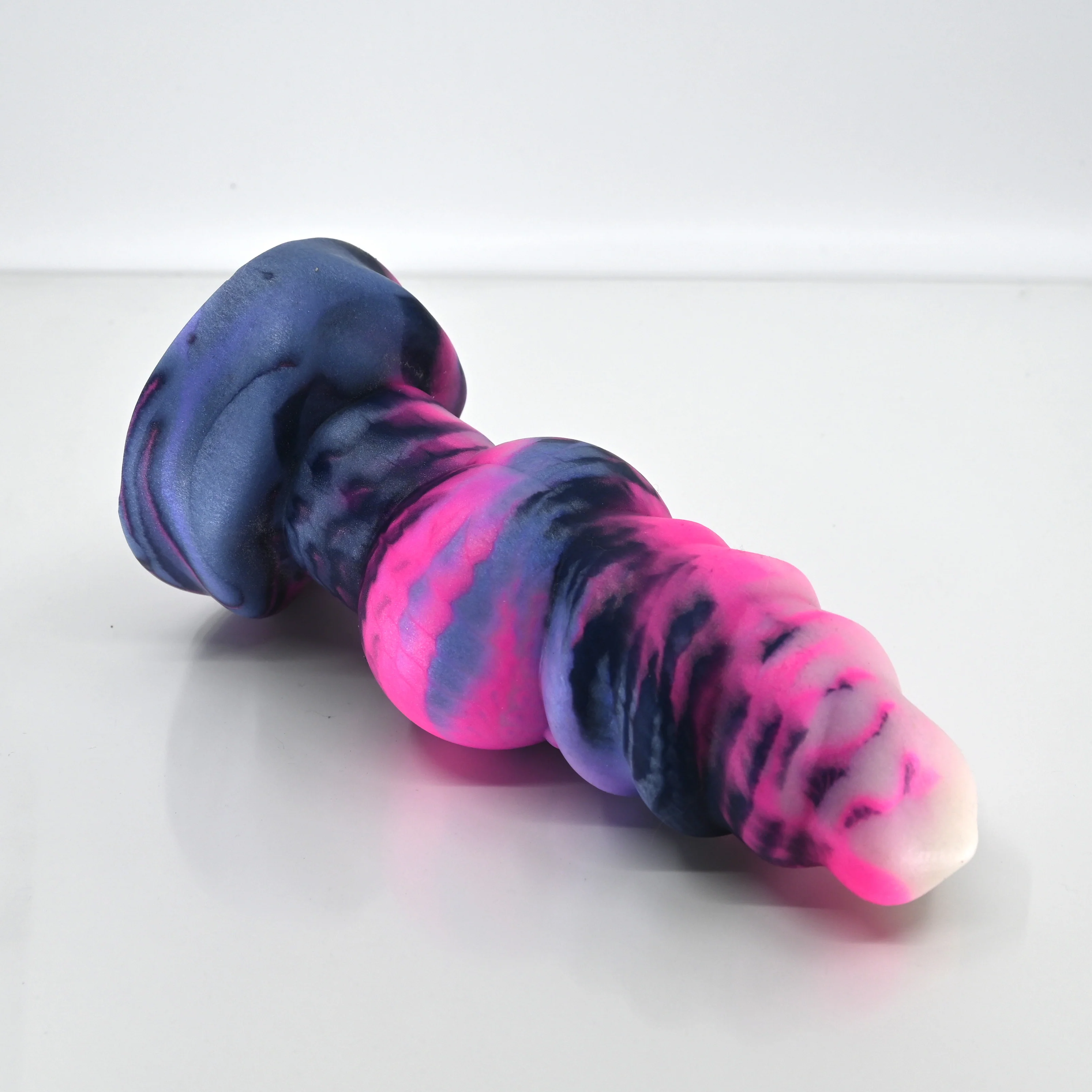 P3MBW22 Pluto Medium 0050 UV GITD