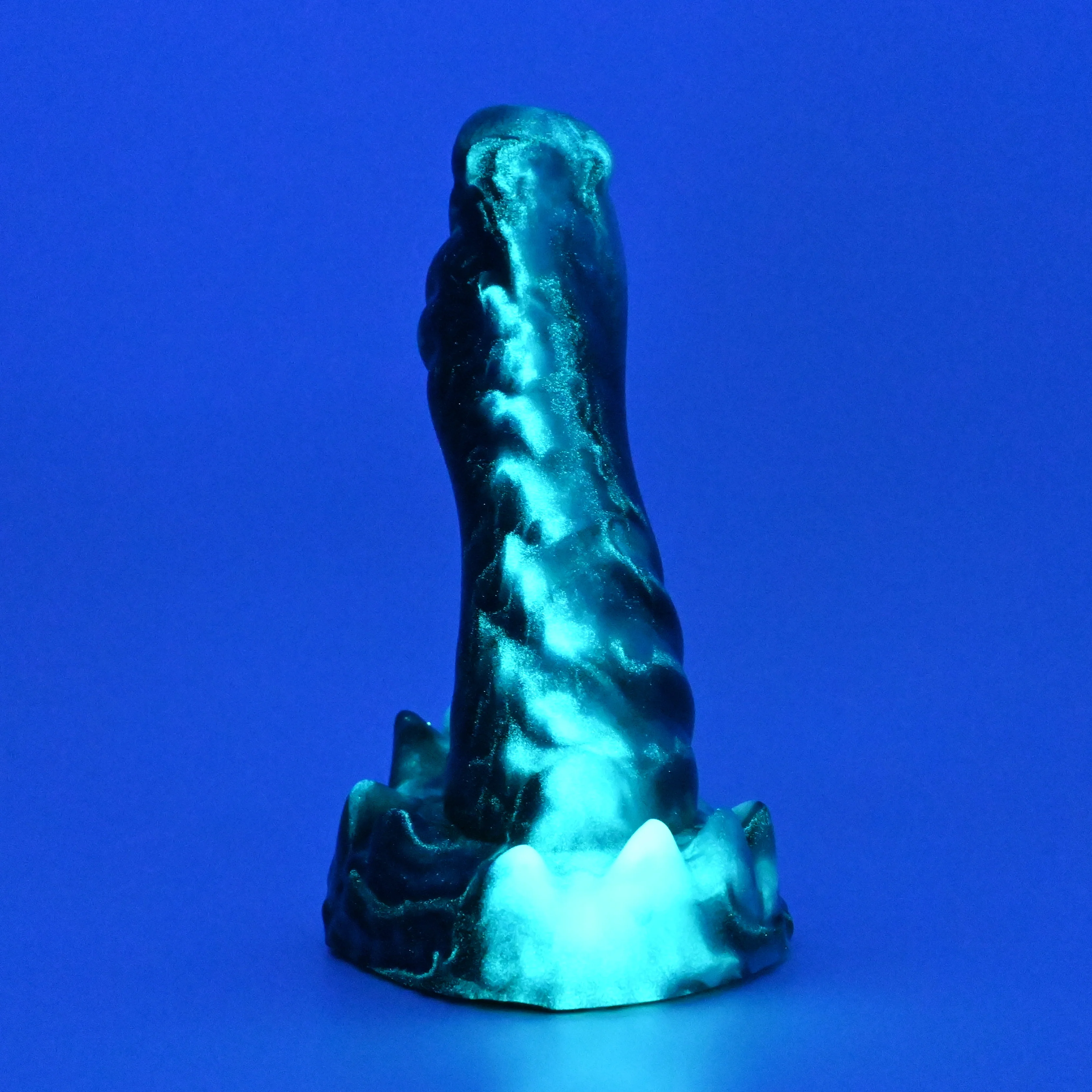 S2MAW99 Snark Small Medium GITD - Image 3