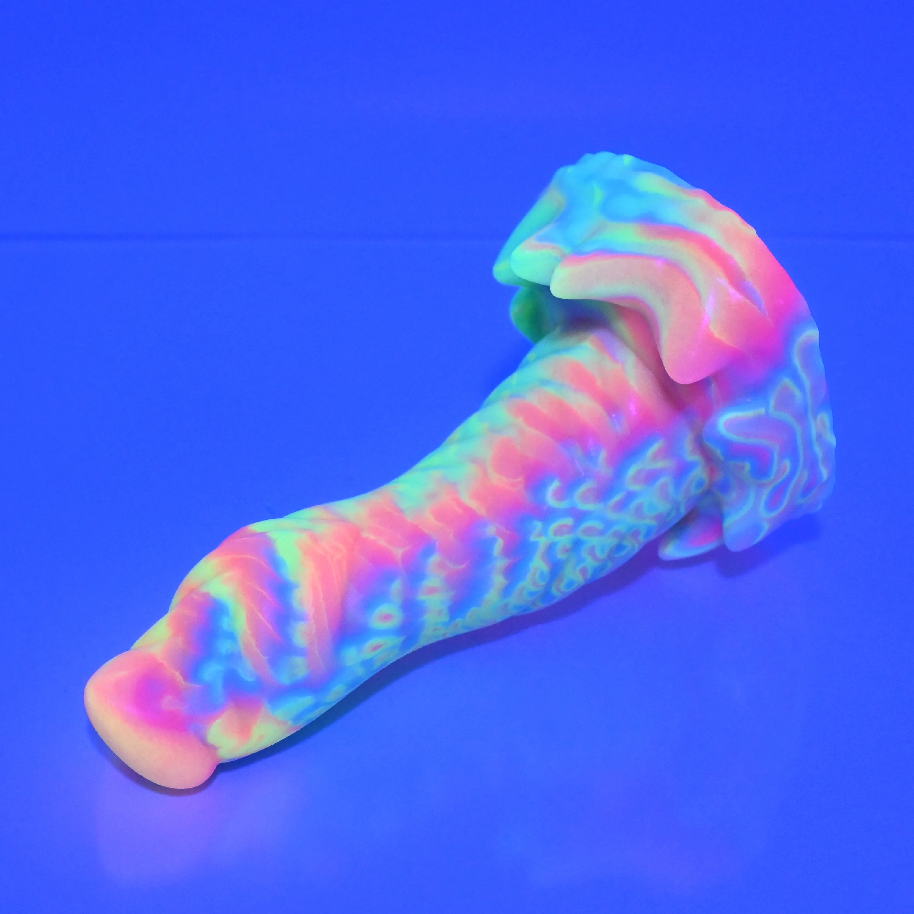 S2MAY44 Snark Small Medium UV GITD - Image 4