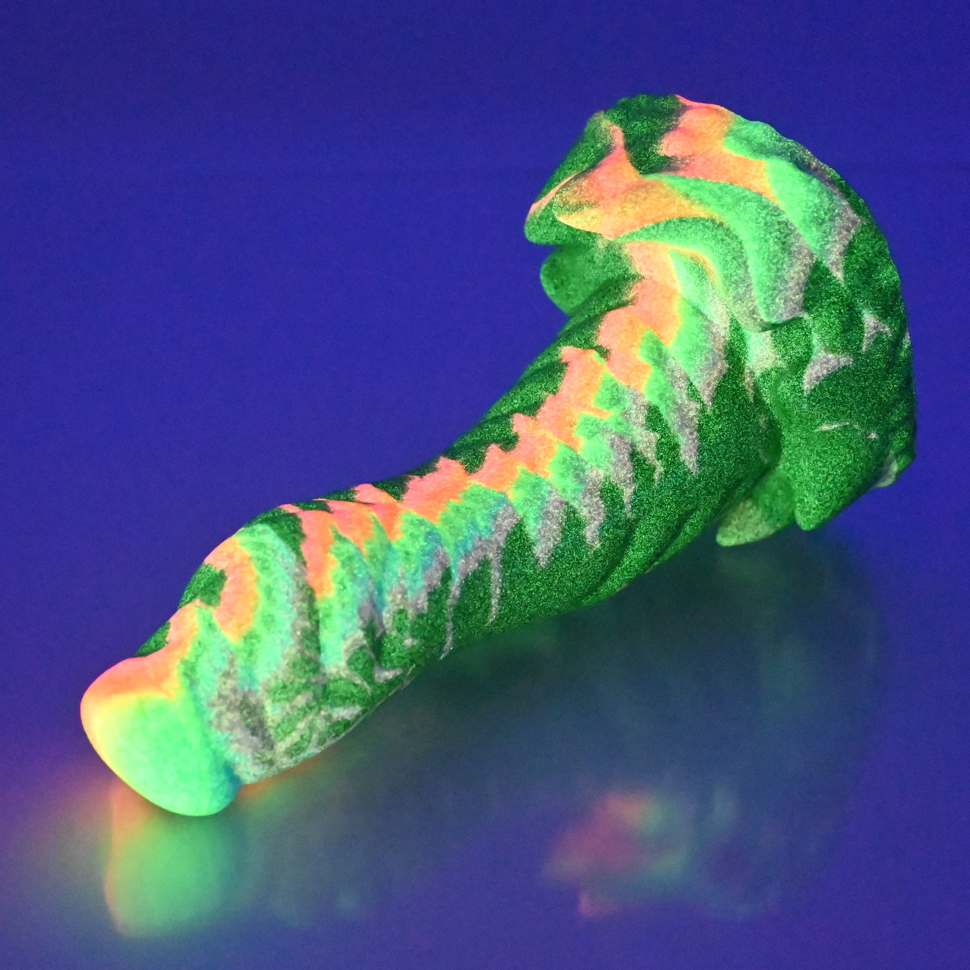 S2SAZ65 Snark Small Soft UV GITD - Image 4