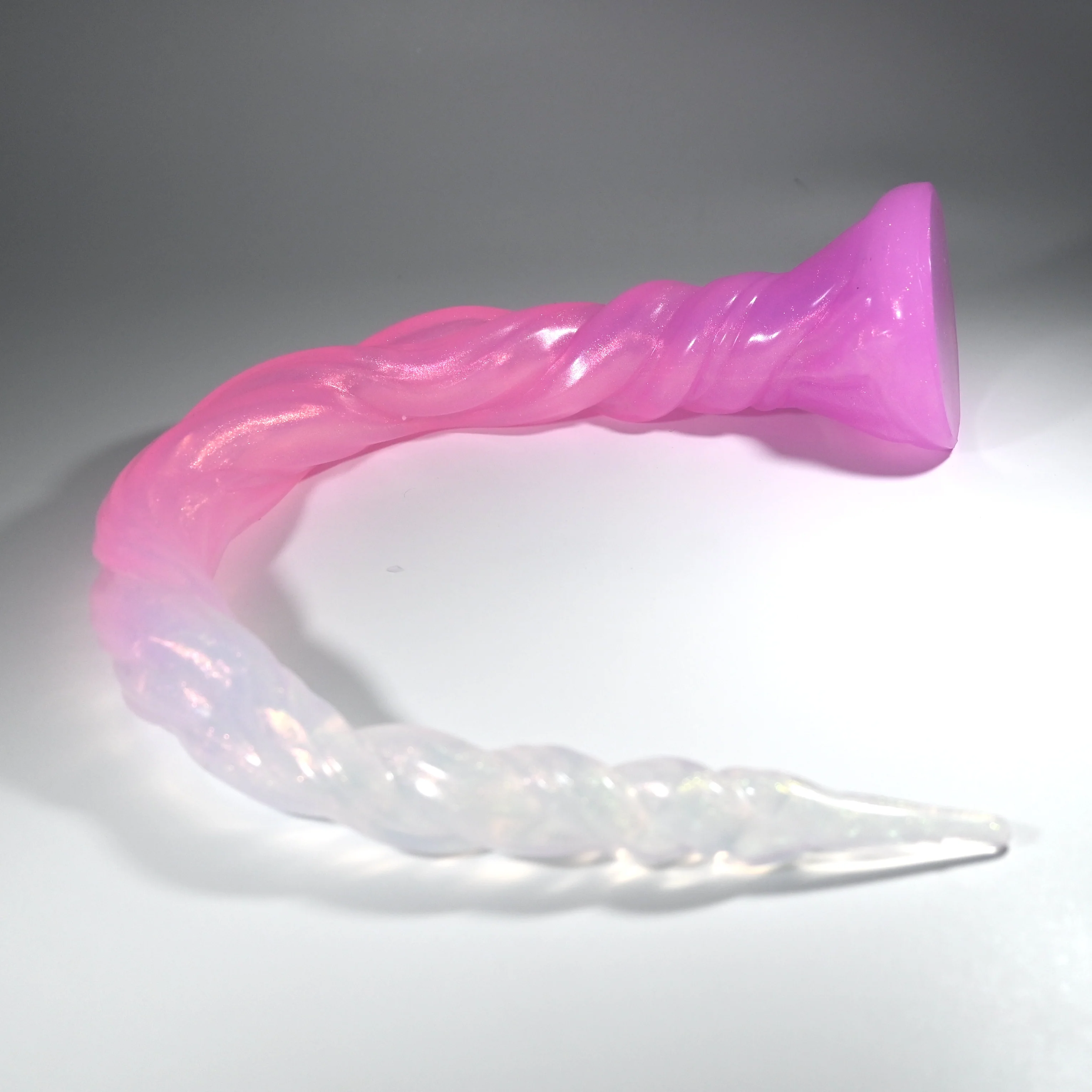 S3TGJ27 Sera's Horn Medium NC 0031 CS