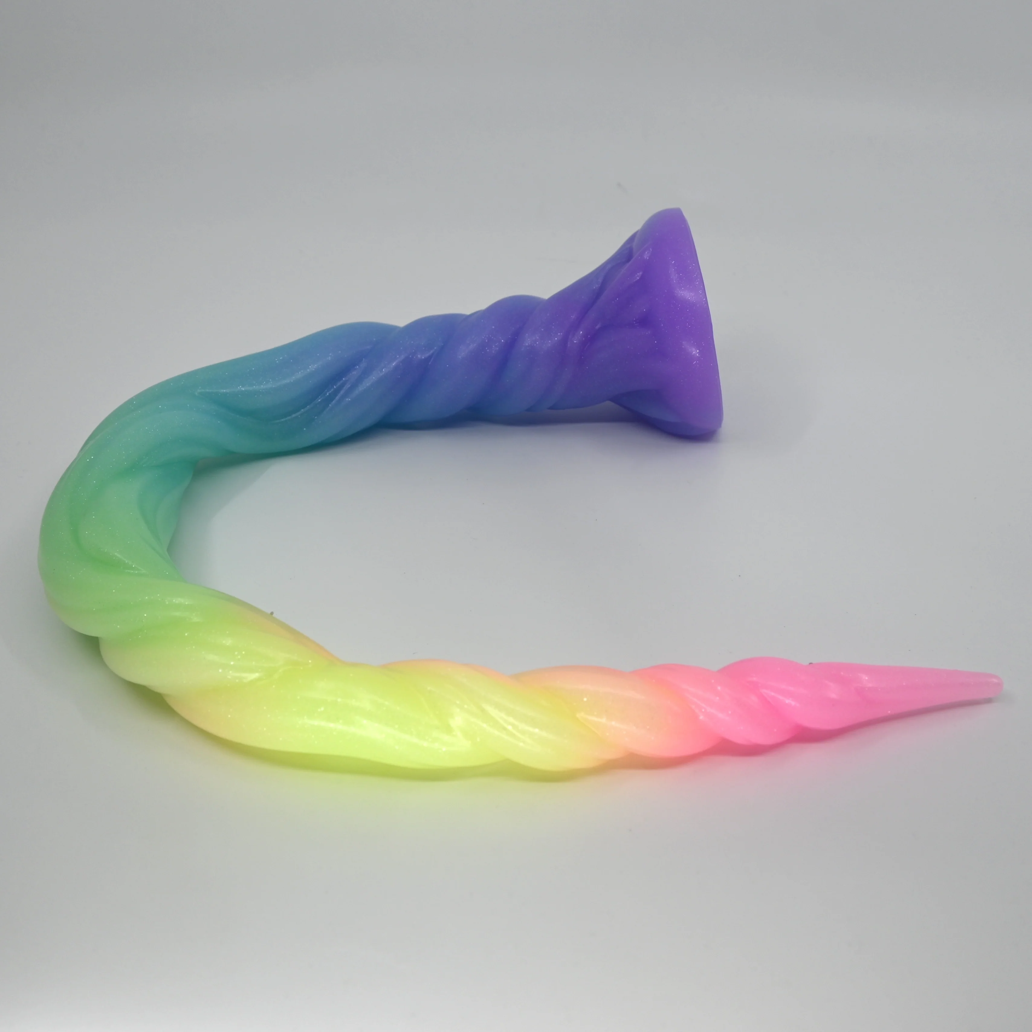 S3MGL65 Sera's Horn Medium 0050 UV GITD - Image 2