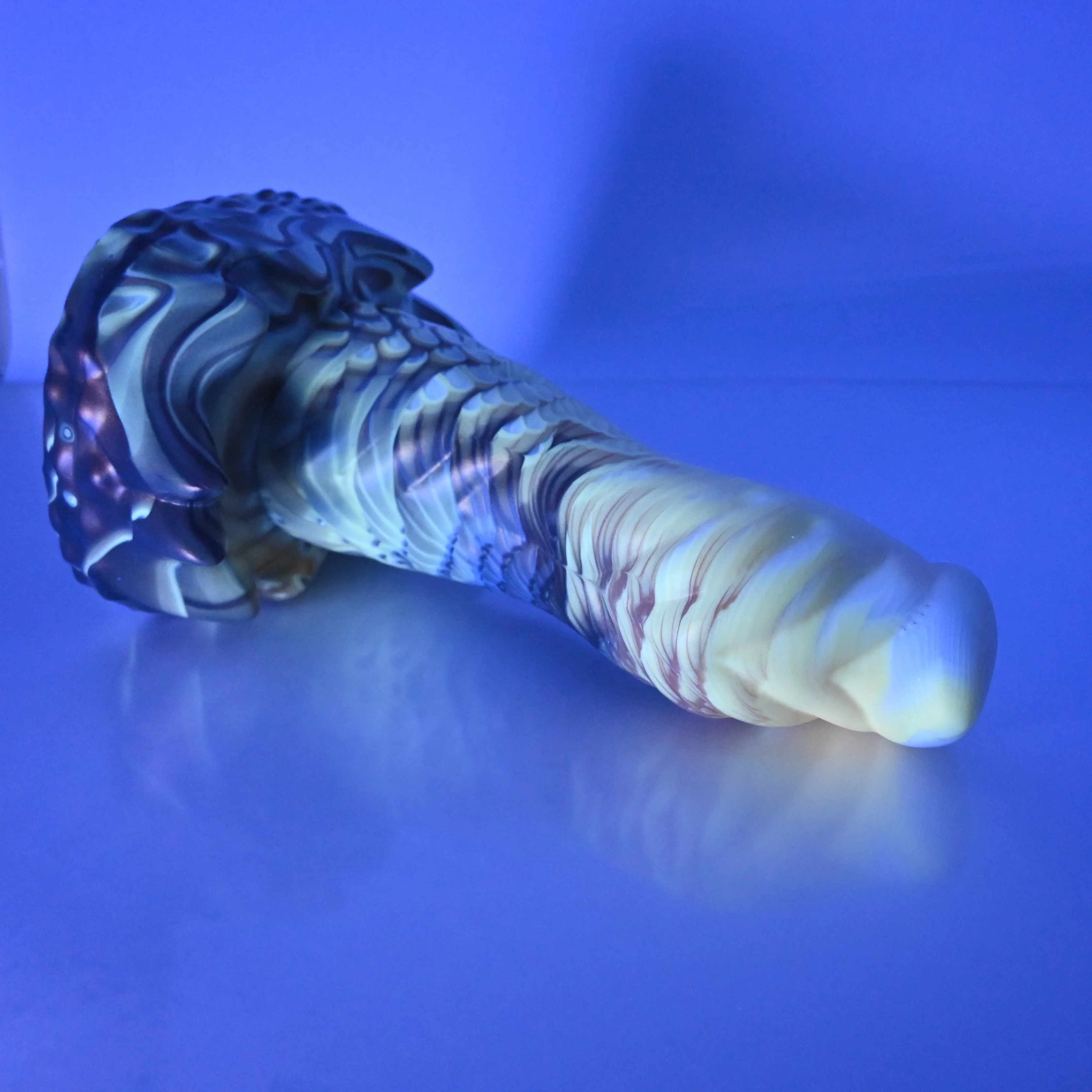 S4MCM75 Snark Large 0050 UV GITD - Image 4
