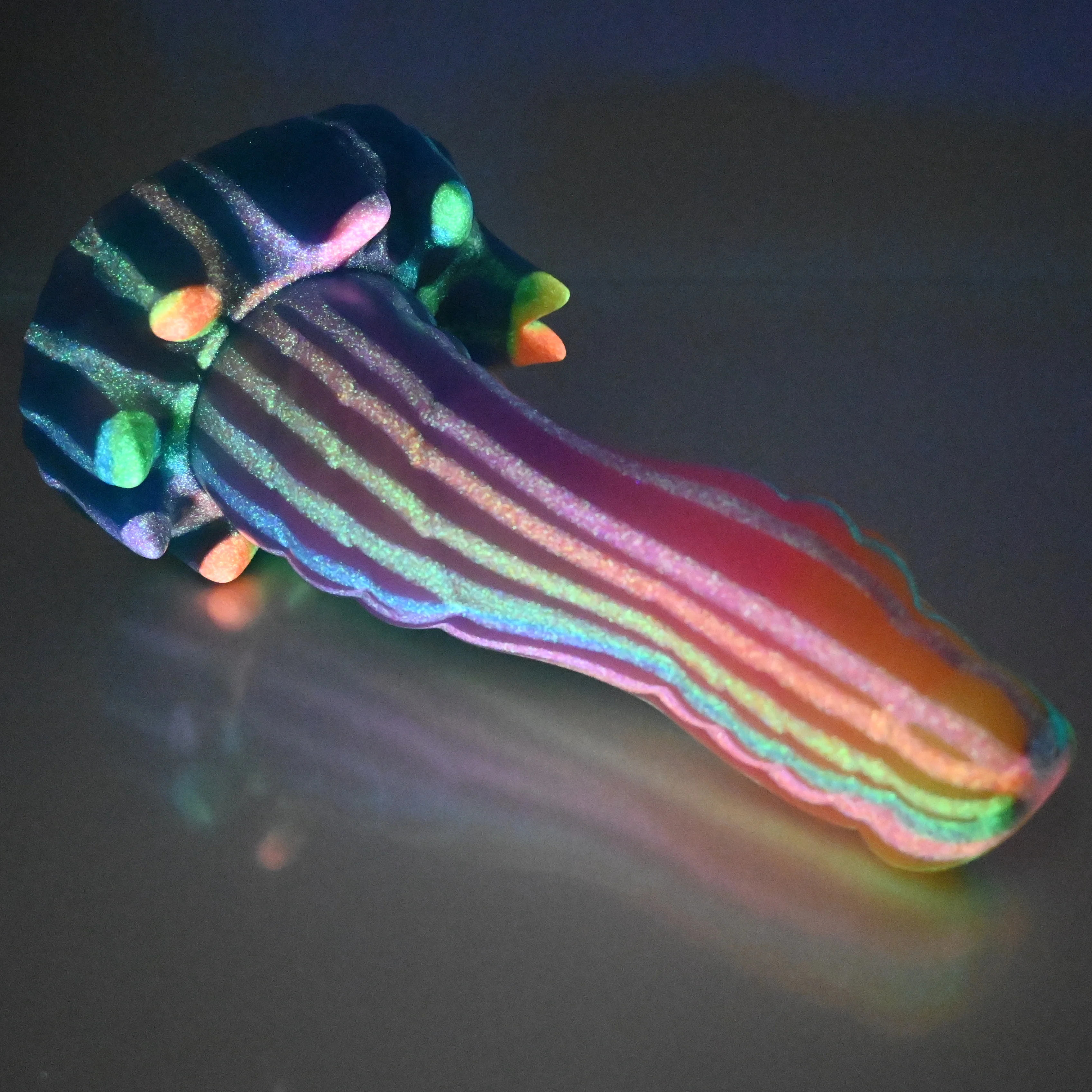 S4SBZ06 Snark Large 0030 UV GITD - Image 4