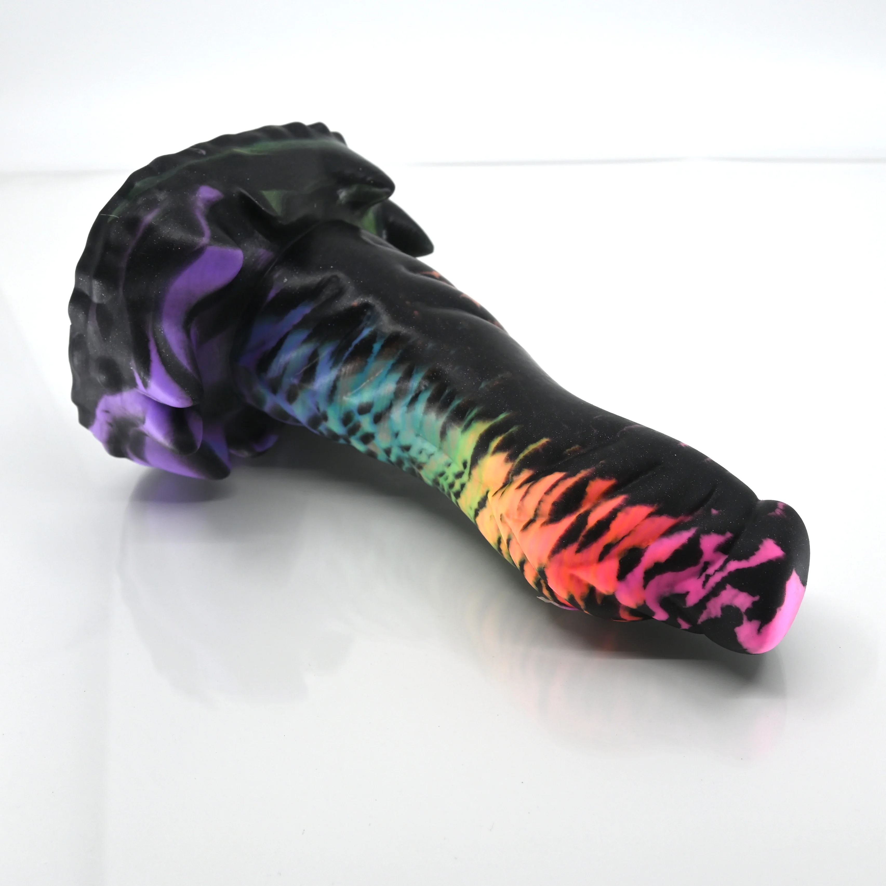 S3MBT65 Snark Medium 0050 UV GITD