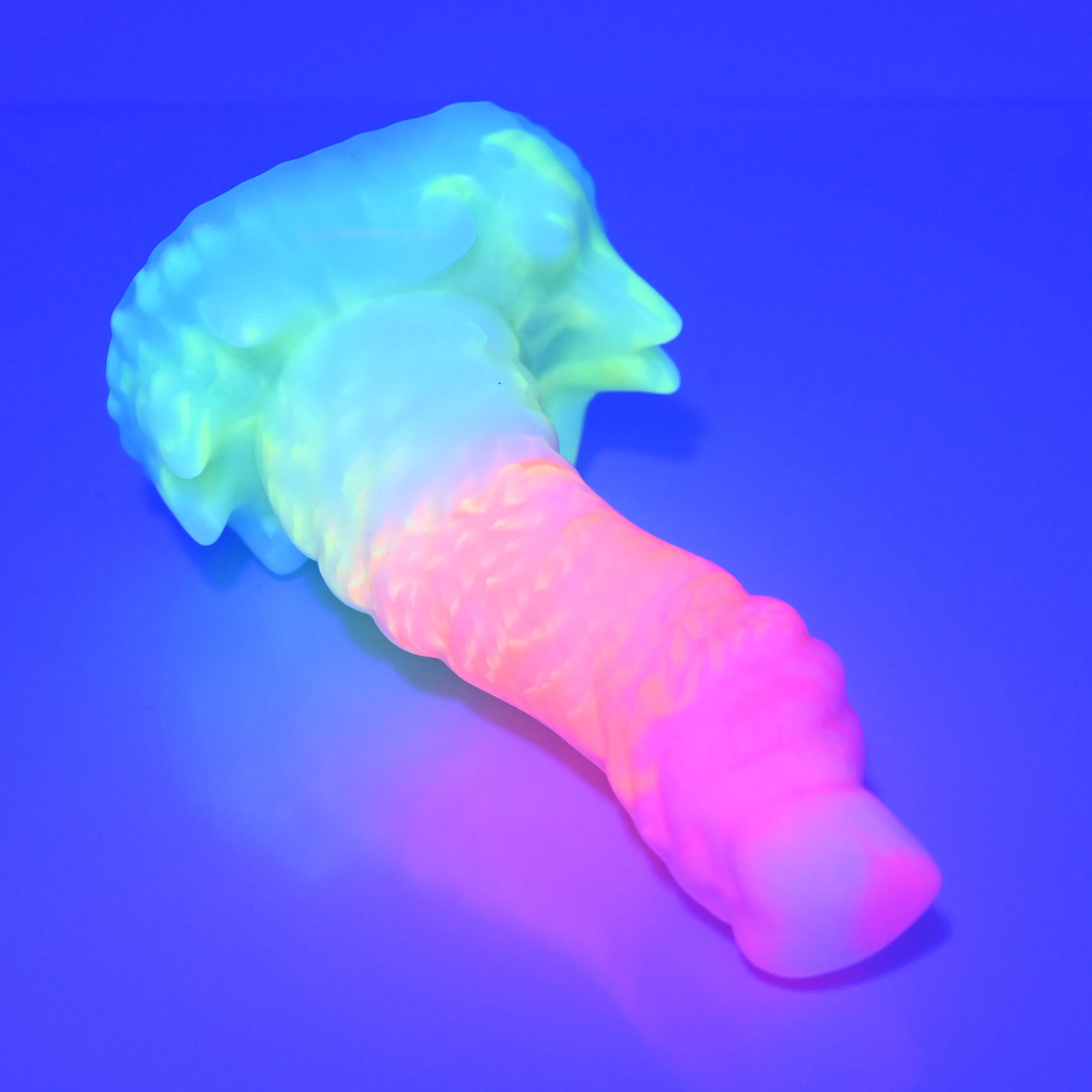 S2MBK44 Snark Small 0050 UV GITD - Image 3