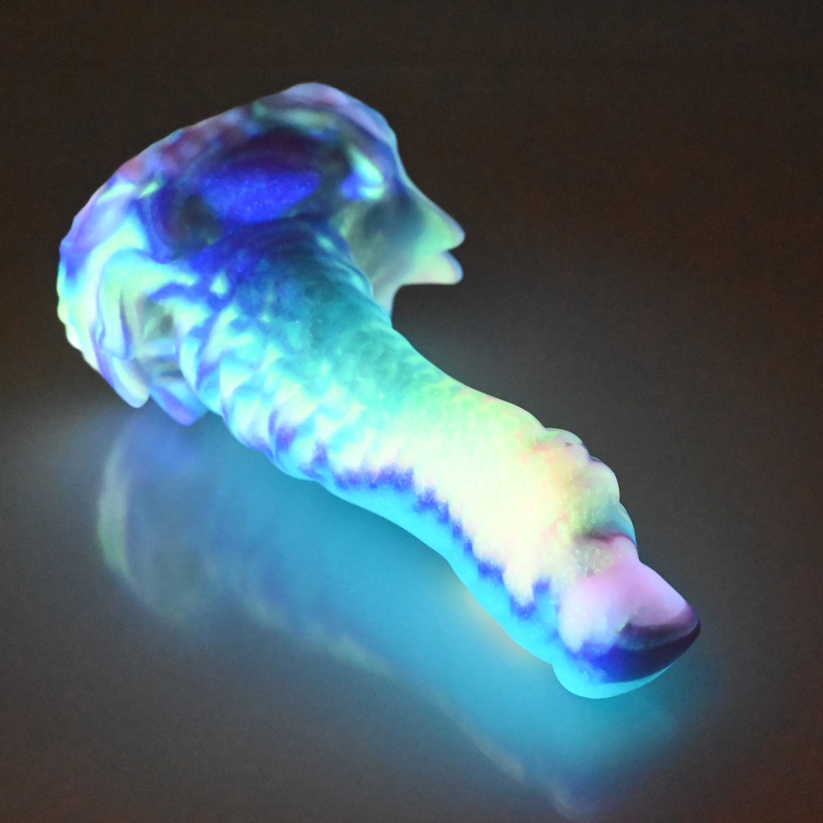 S2MBQ22 Snark Small 0050 UV GITD - Image 4