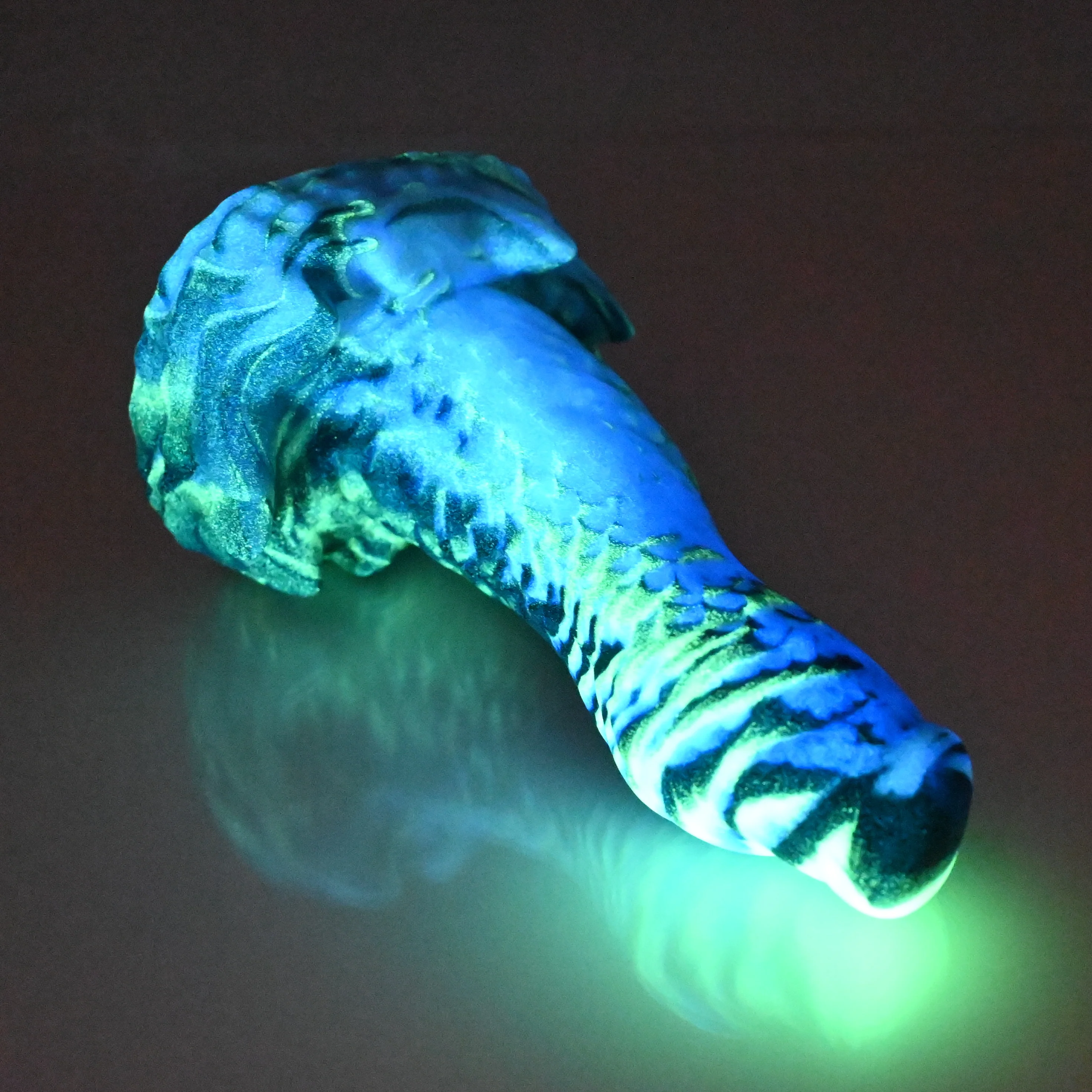 S2MBT68 Snark Small 0050 UV GITD - Image 4
