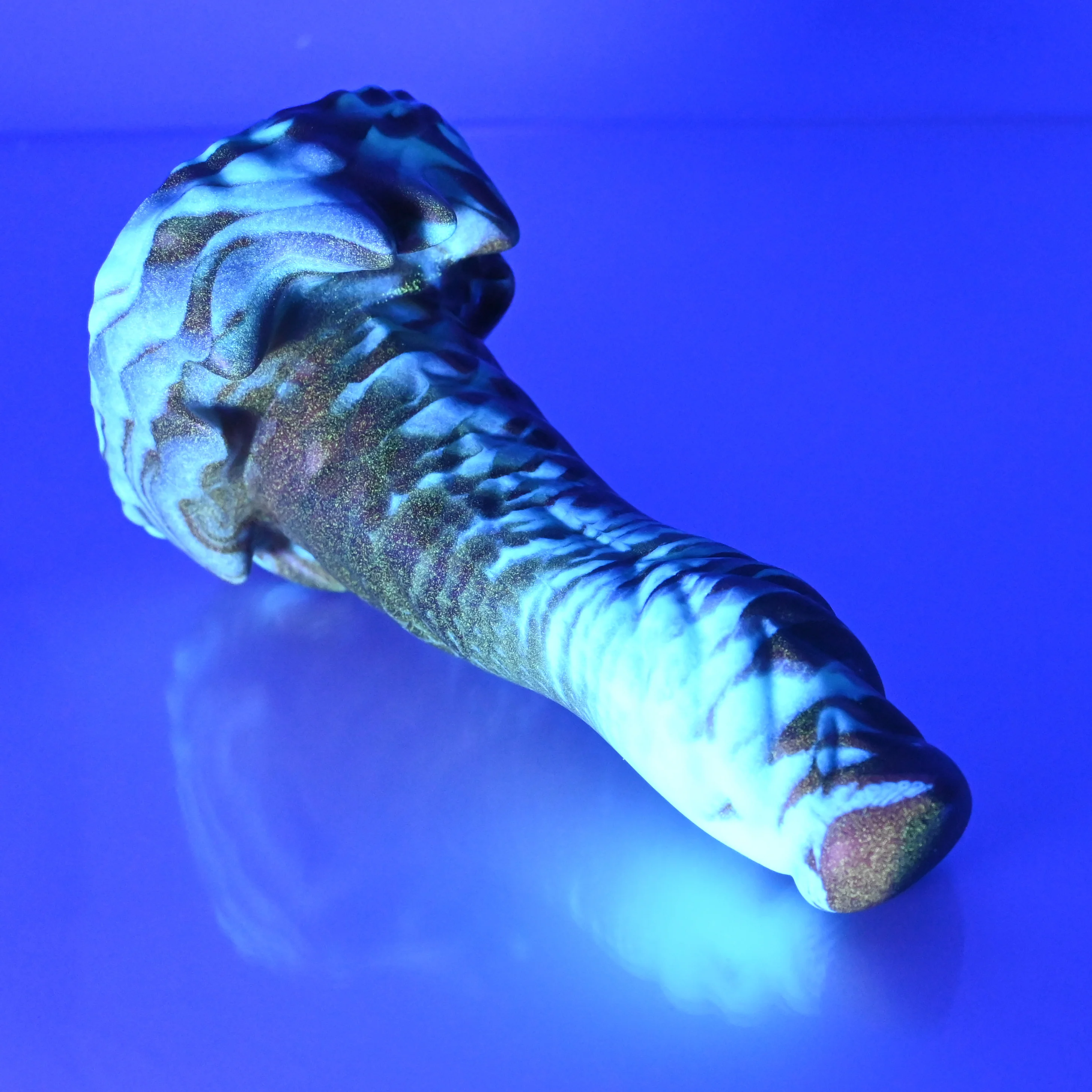 S2MBT67 Snark Small 0050 UV GITD - Image 3