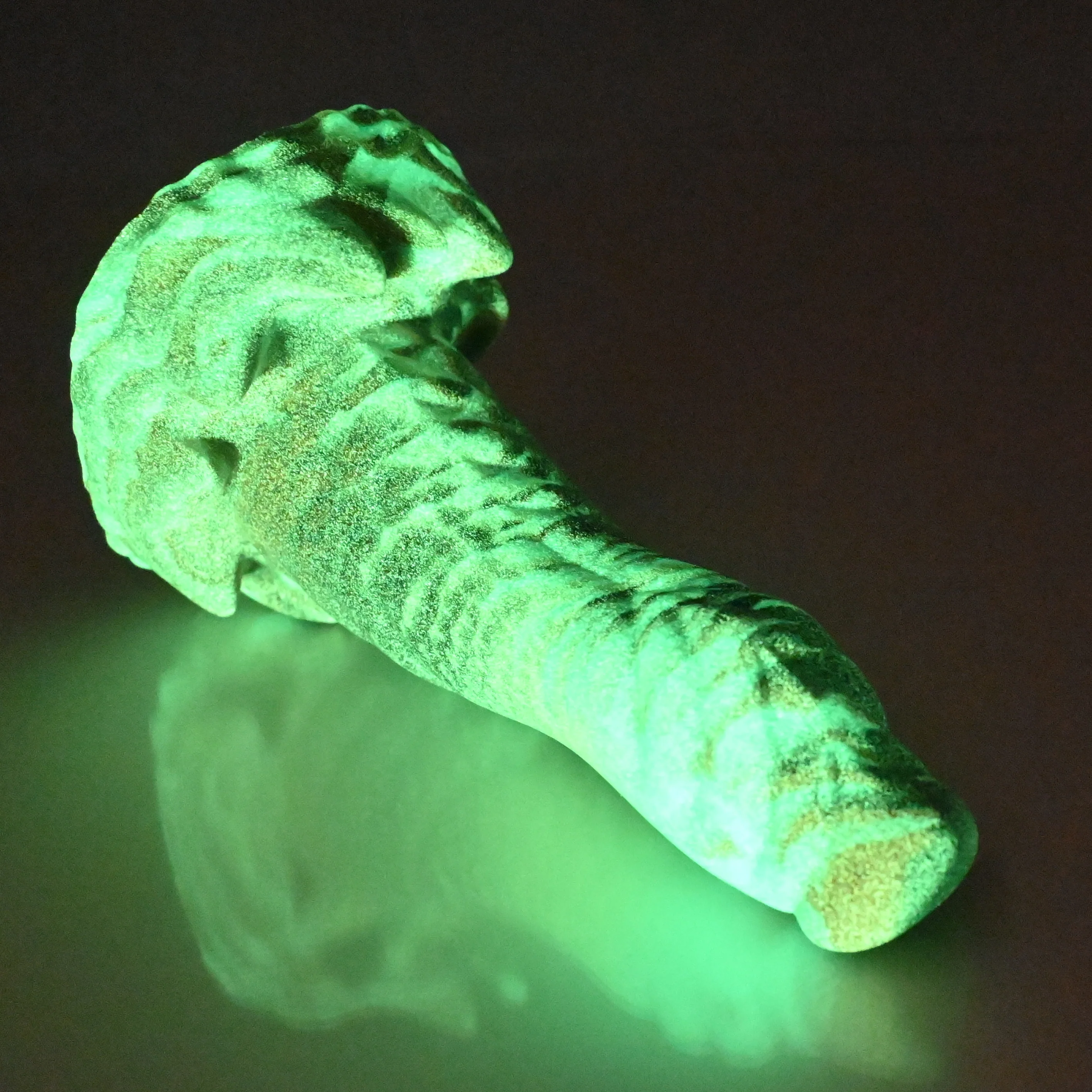 S2MBT67 Snark Small 0050 UV GITD - Image 4