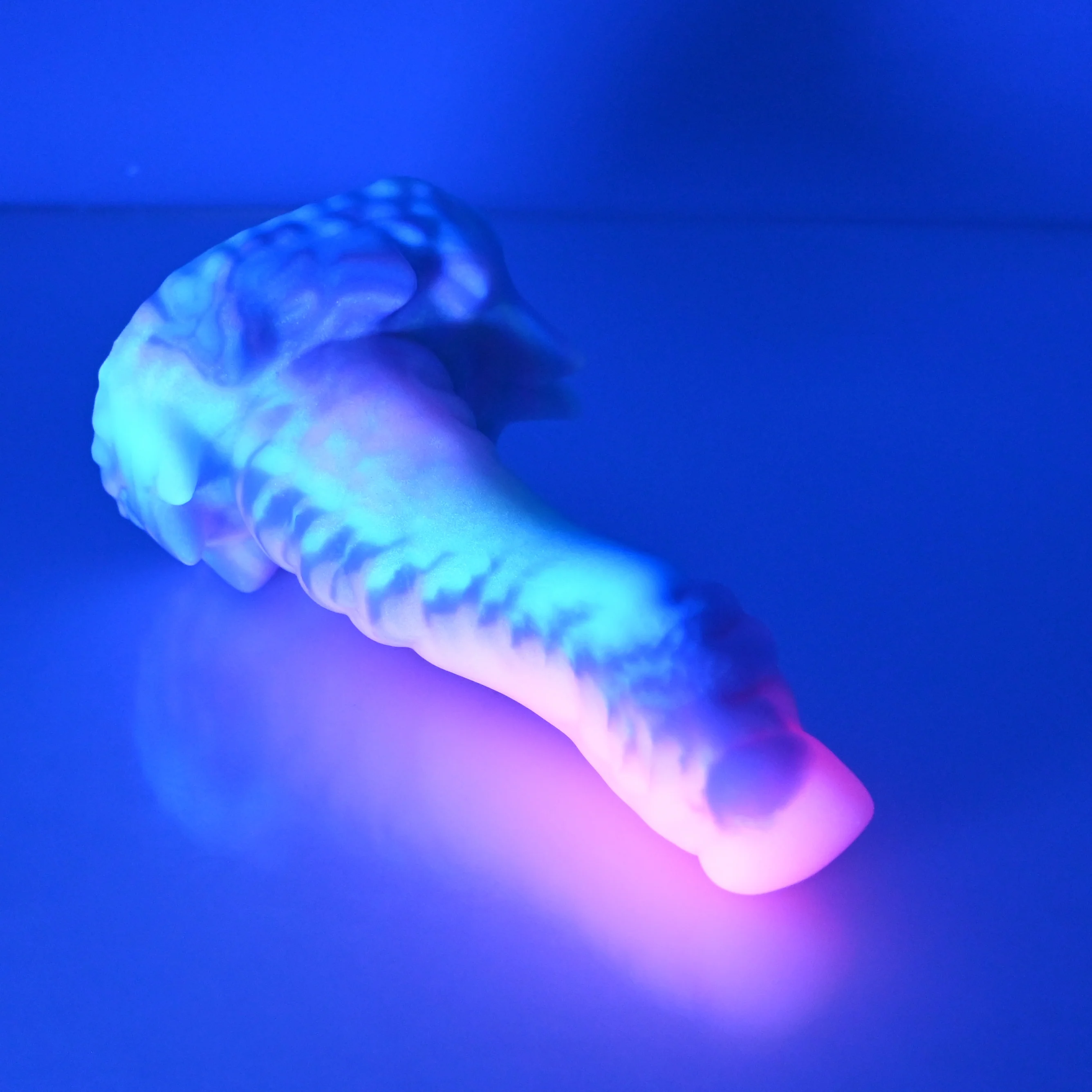 S2MBY36 Snark Small 0050 UV GITD - Image 3