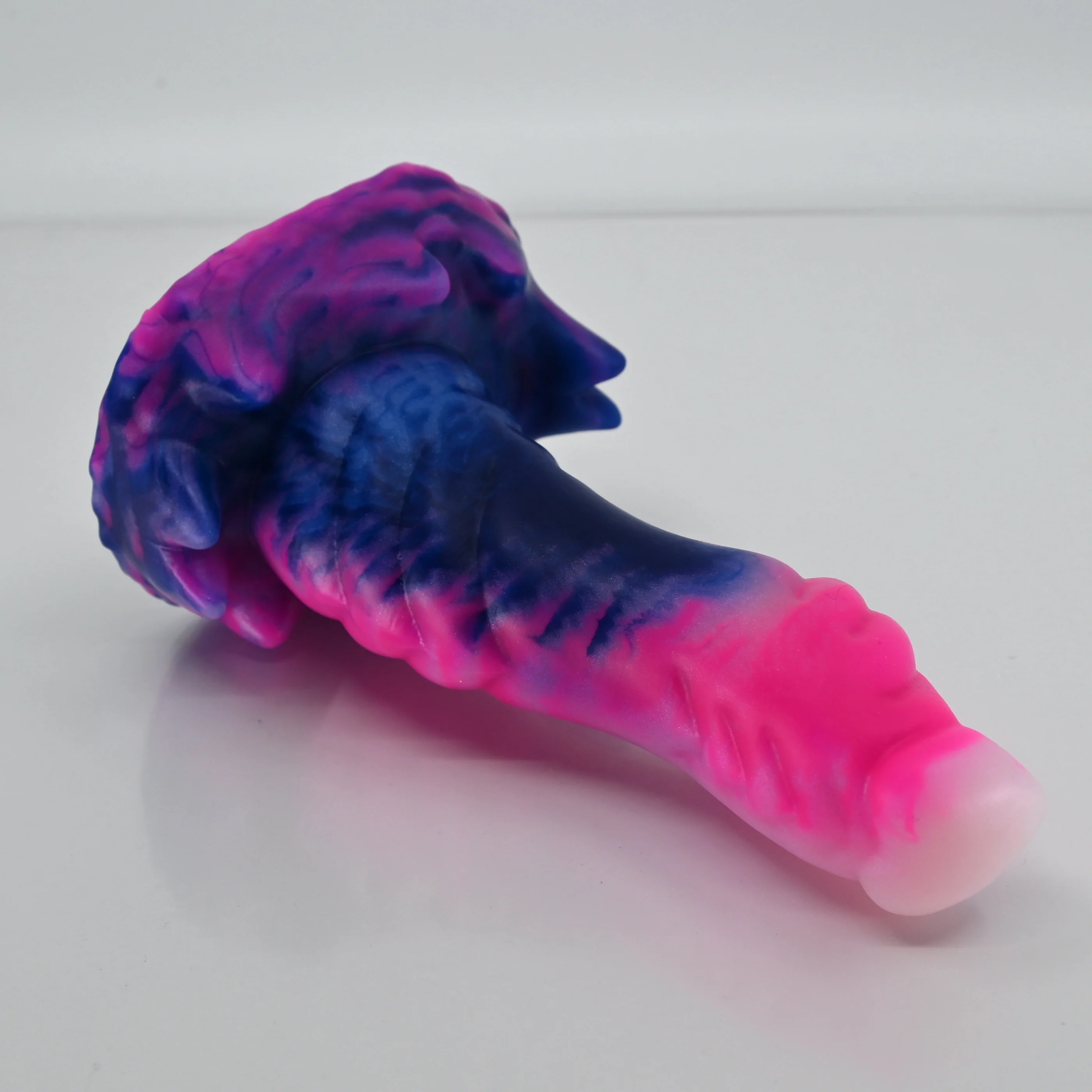 S2MCC54 Snark Small 0050 UV GITD