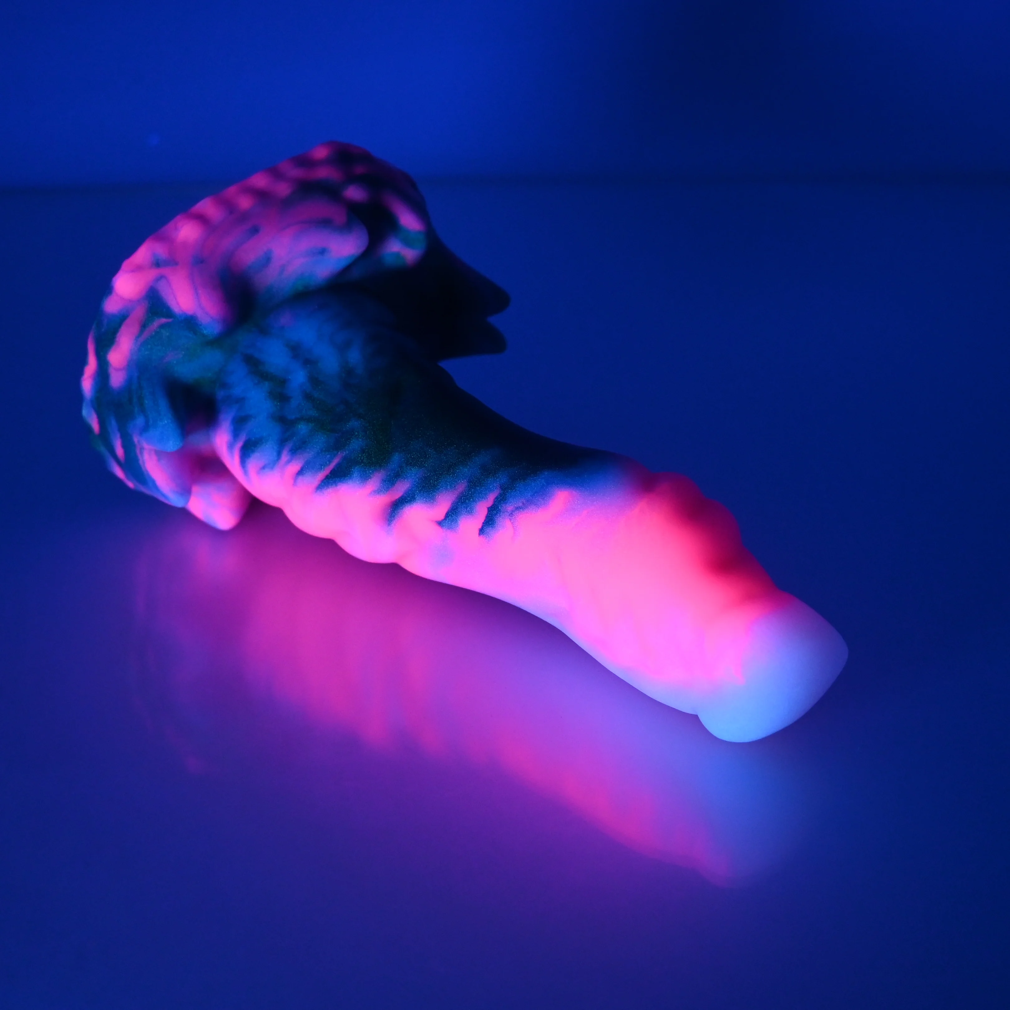 S2MCC54 Snark Small 0050 UV GITD - Image 3