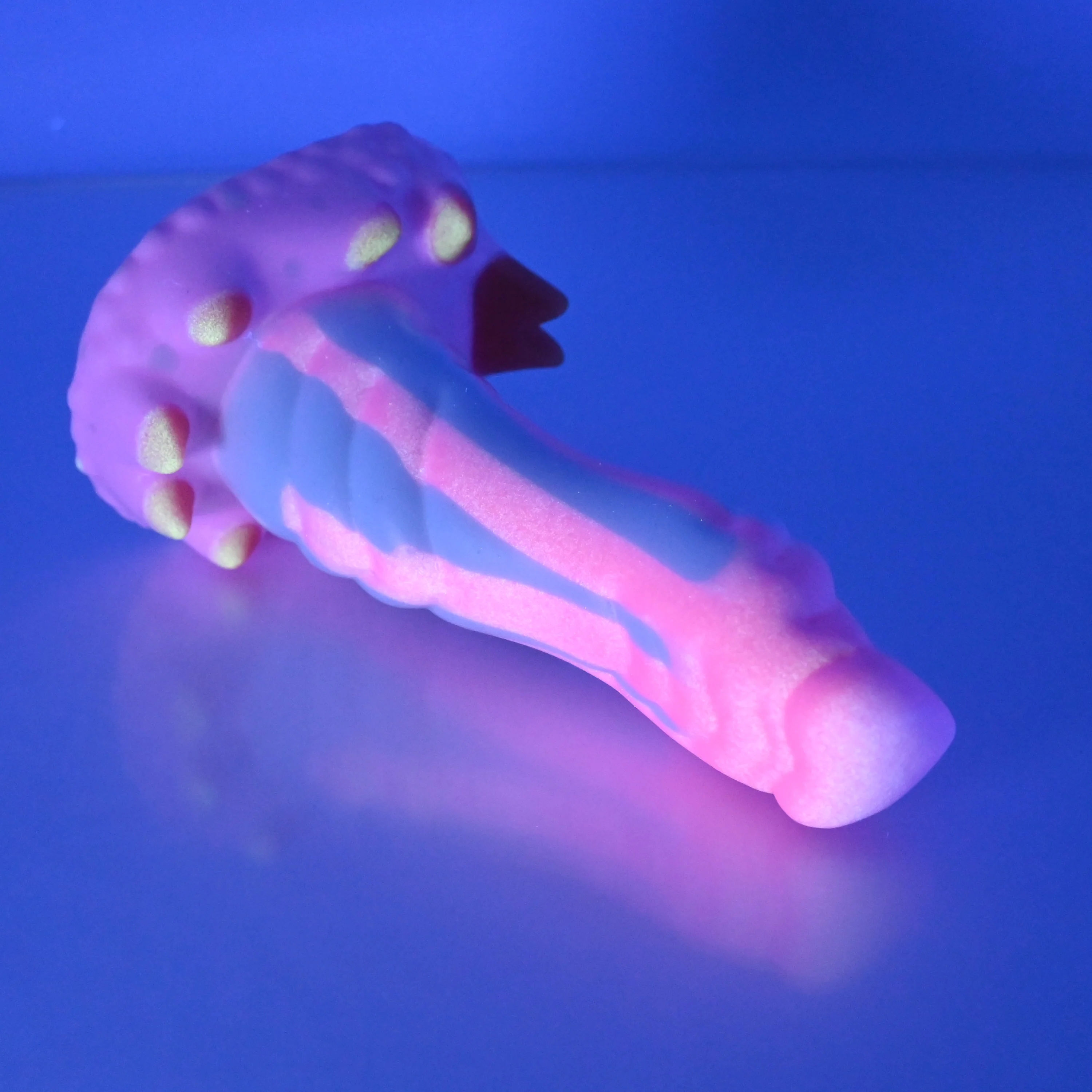 S2SCC53 Snark Small 0030 UV GITD - Image 3