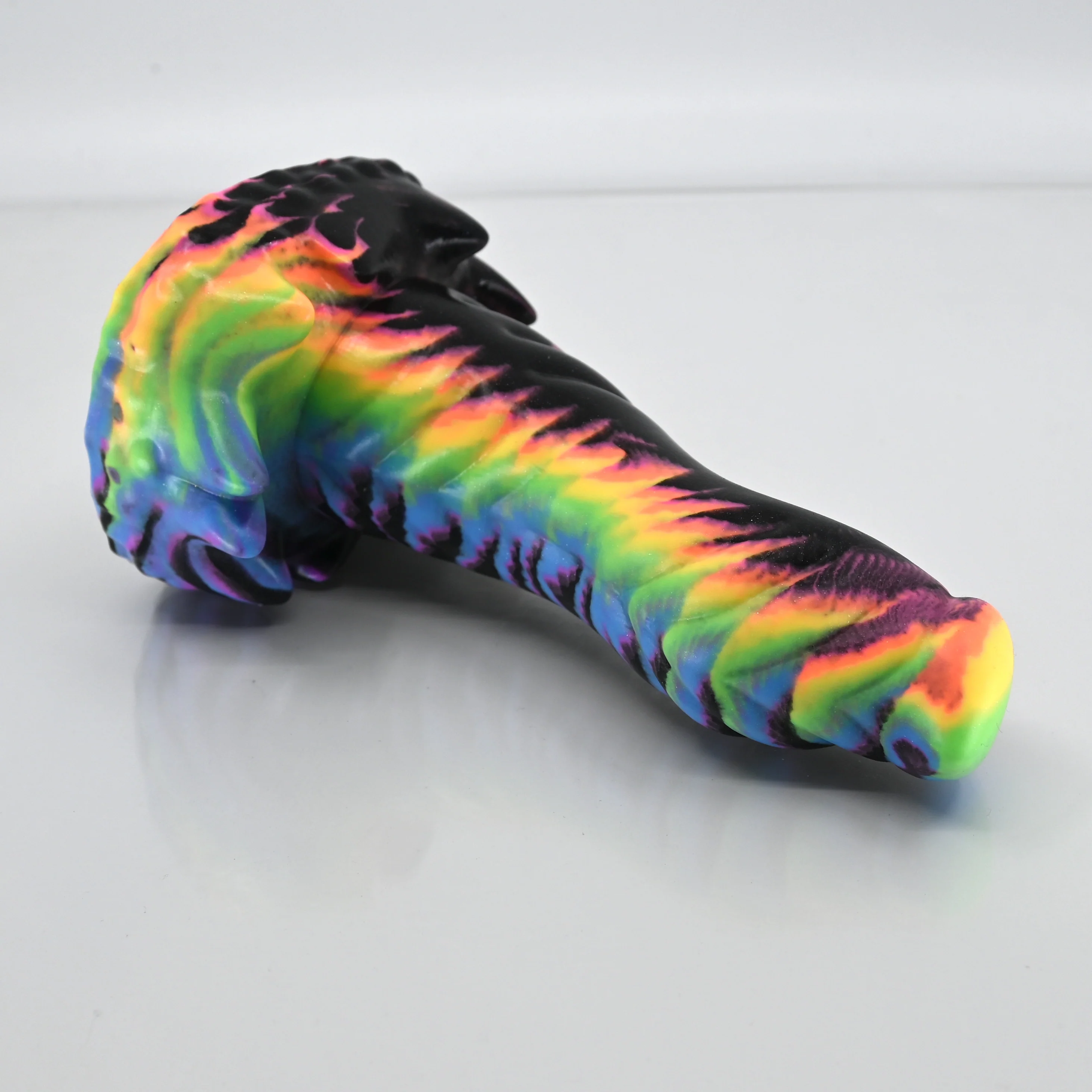 S2SCC49 Snark Small 0030 UV GITD